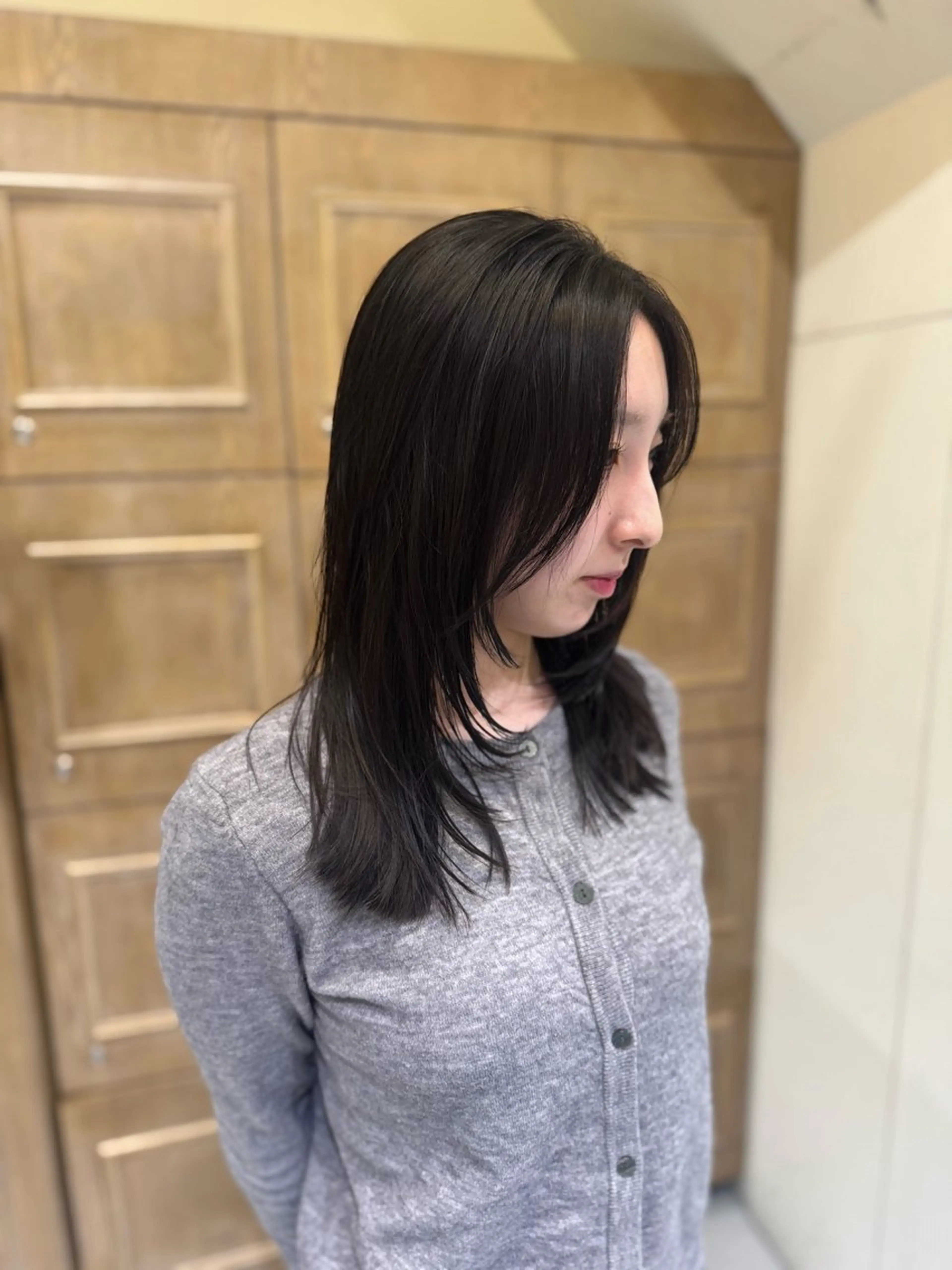 ミディアム カット ヘアカラー トリートメント レイヤー/顔周り/透 明感カラー/うる艶のヘアスタイル