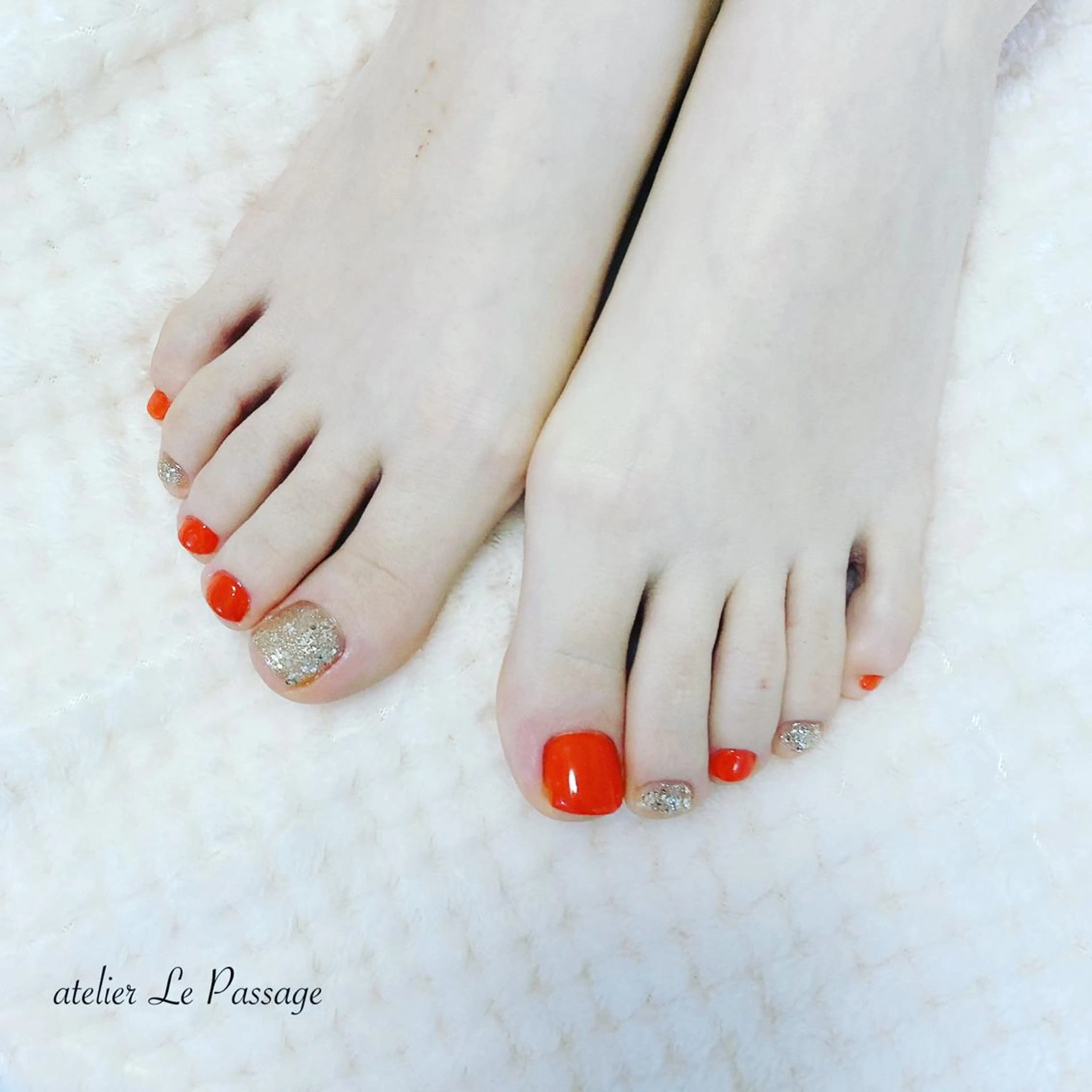 ネイル フットネイル ジェルネイル ラメ(グリッター) ワンカラーネイル オレンジ Atelier Le Passage所属・h nakatsukaのネイルデザイン