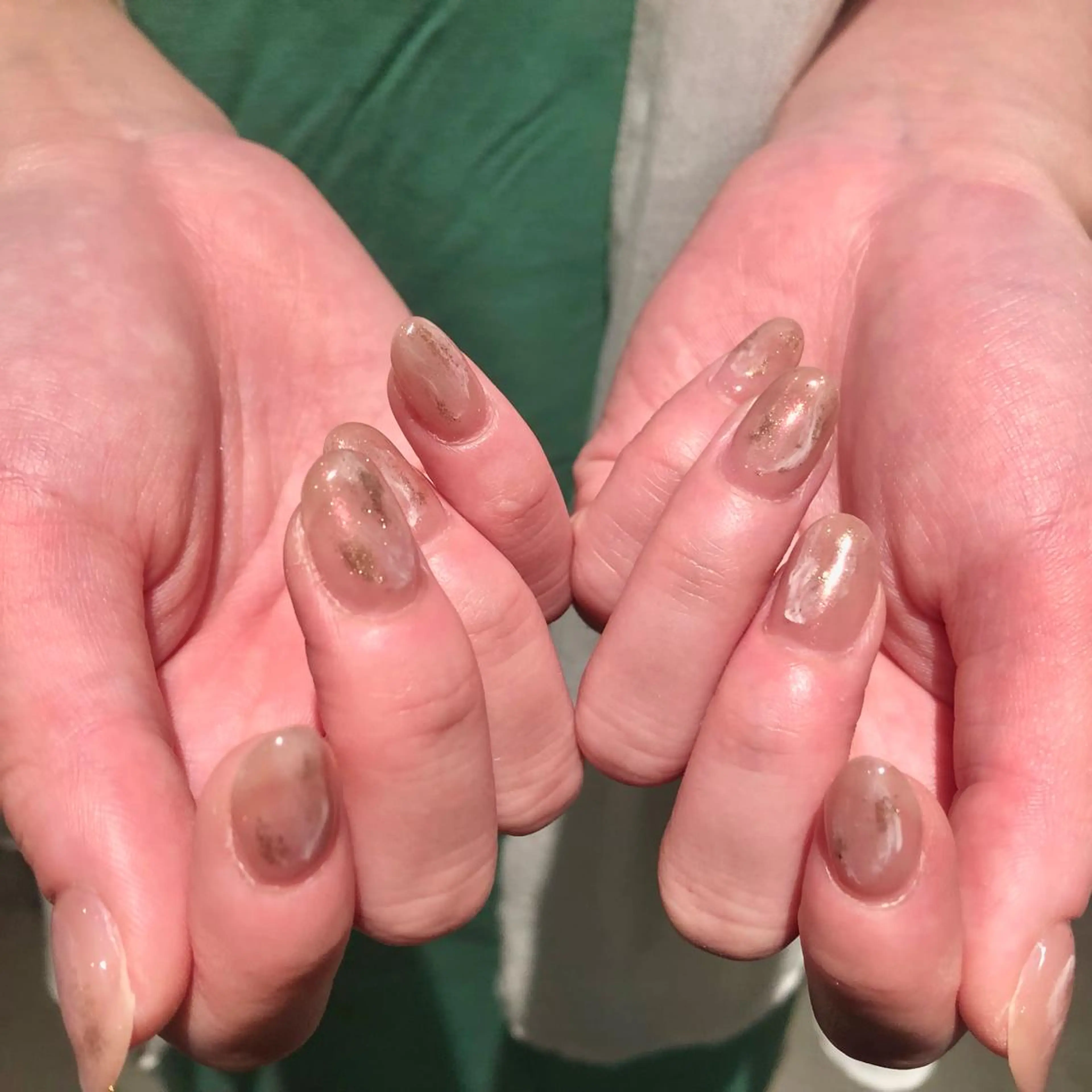 ネイル ミラーネイル ハンドネイル mochi.所属・mochi. nail🌿のネイルデザイン