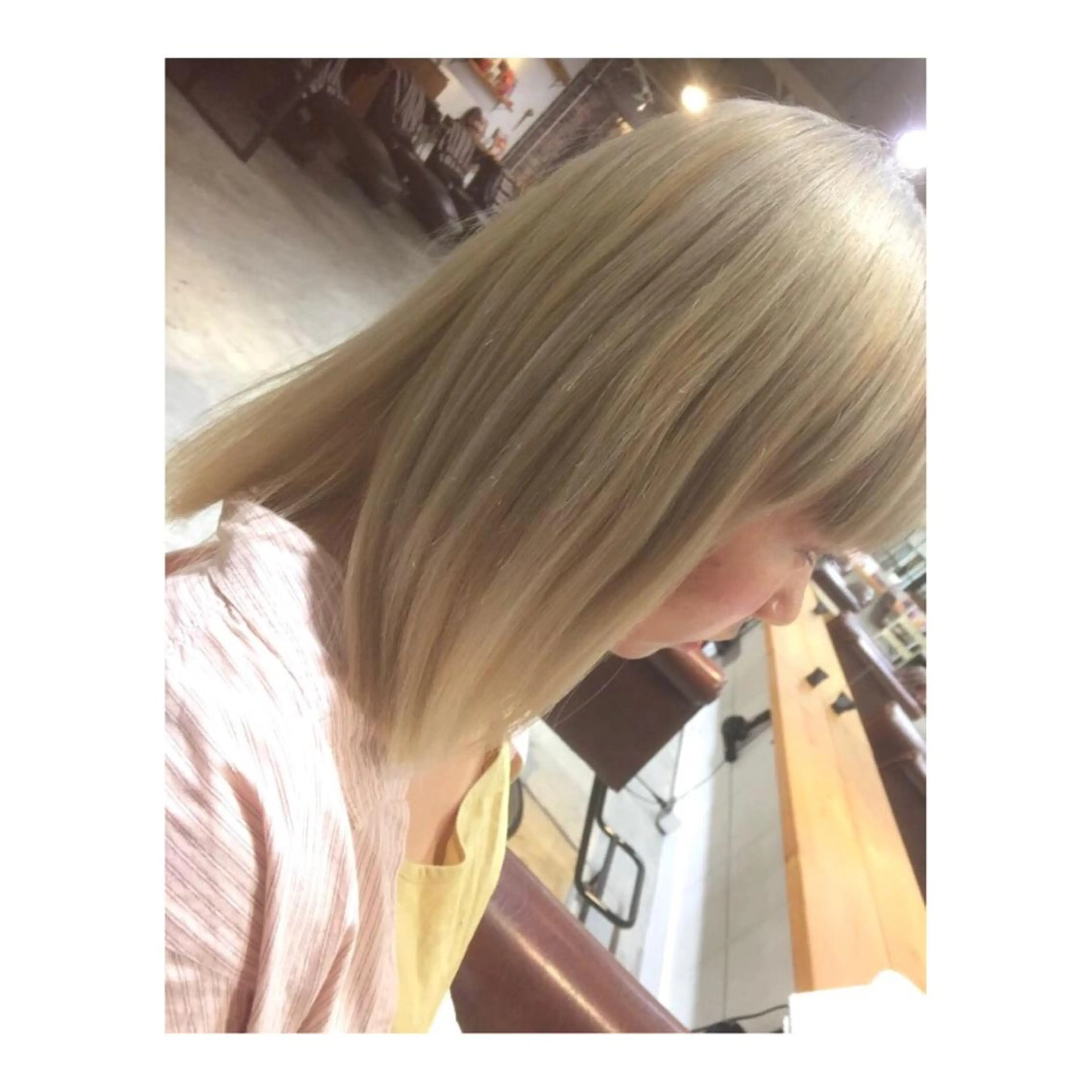 ミディアム カラー アッシュ ブリーチ ブロンド ハイトーンカラー オレンジ 竹嶌 健吾のヘアスタイル