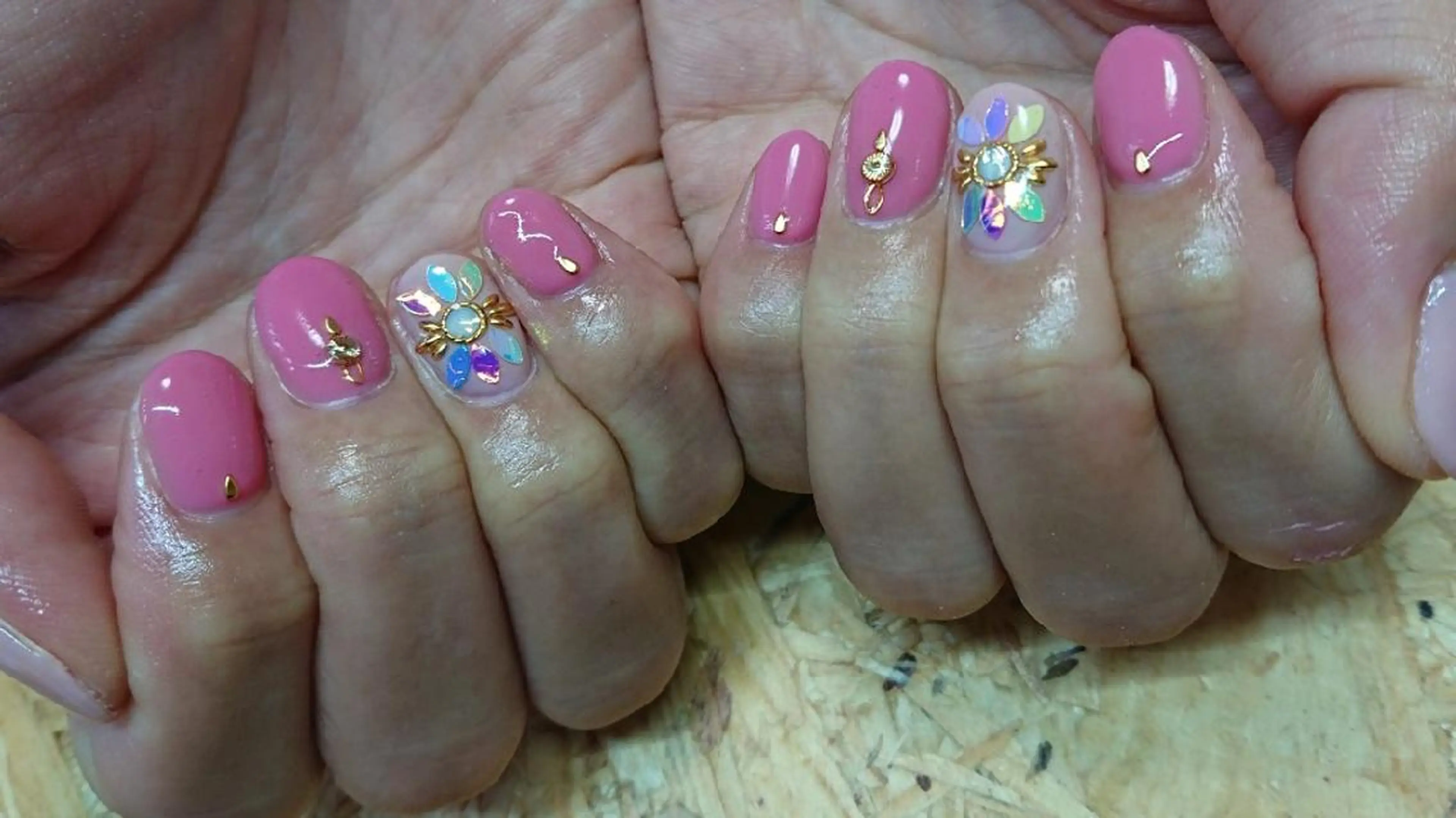 ネイル 鈴木 なつきのネイルデザイン