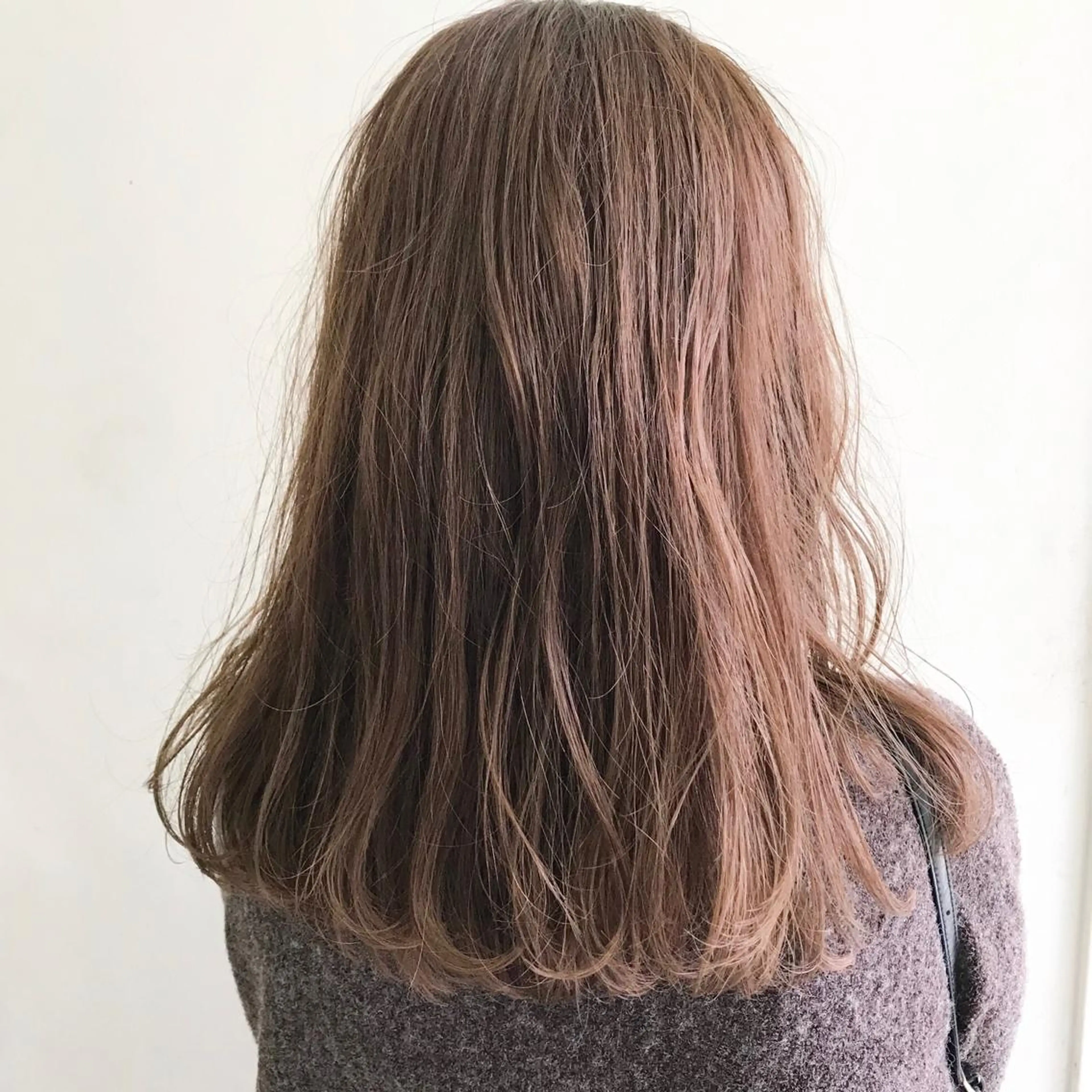 カラー ベージュカラー IDEN AND TITY 【アイデン アンド ティティ】所属・貫洞 大介のヘアスタイル