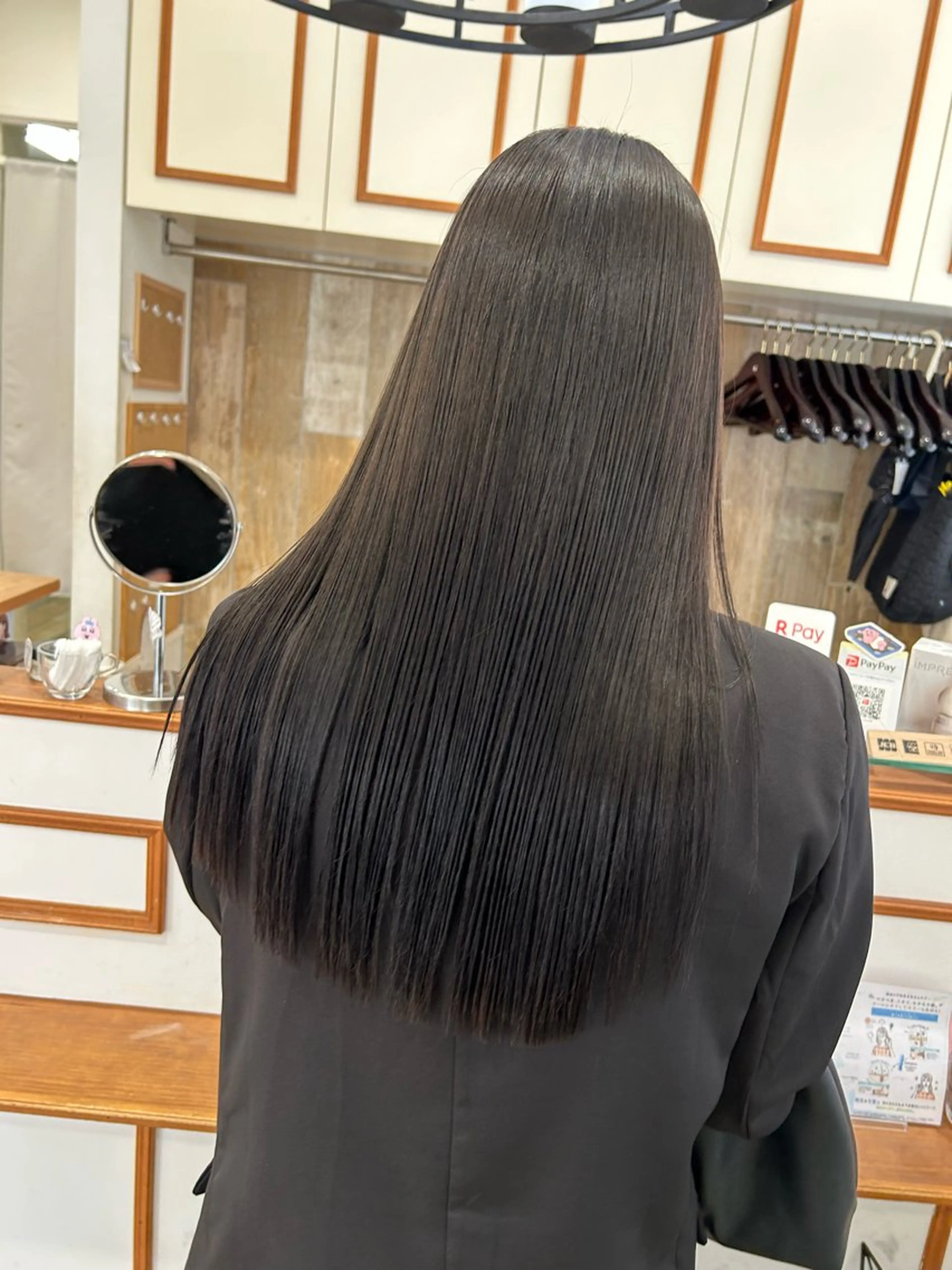 セミロング パーマ カット 縮毛矯正 トリートメント ぱつっとボブ/ 小野あかねのヘアスタイル