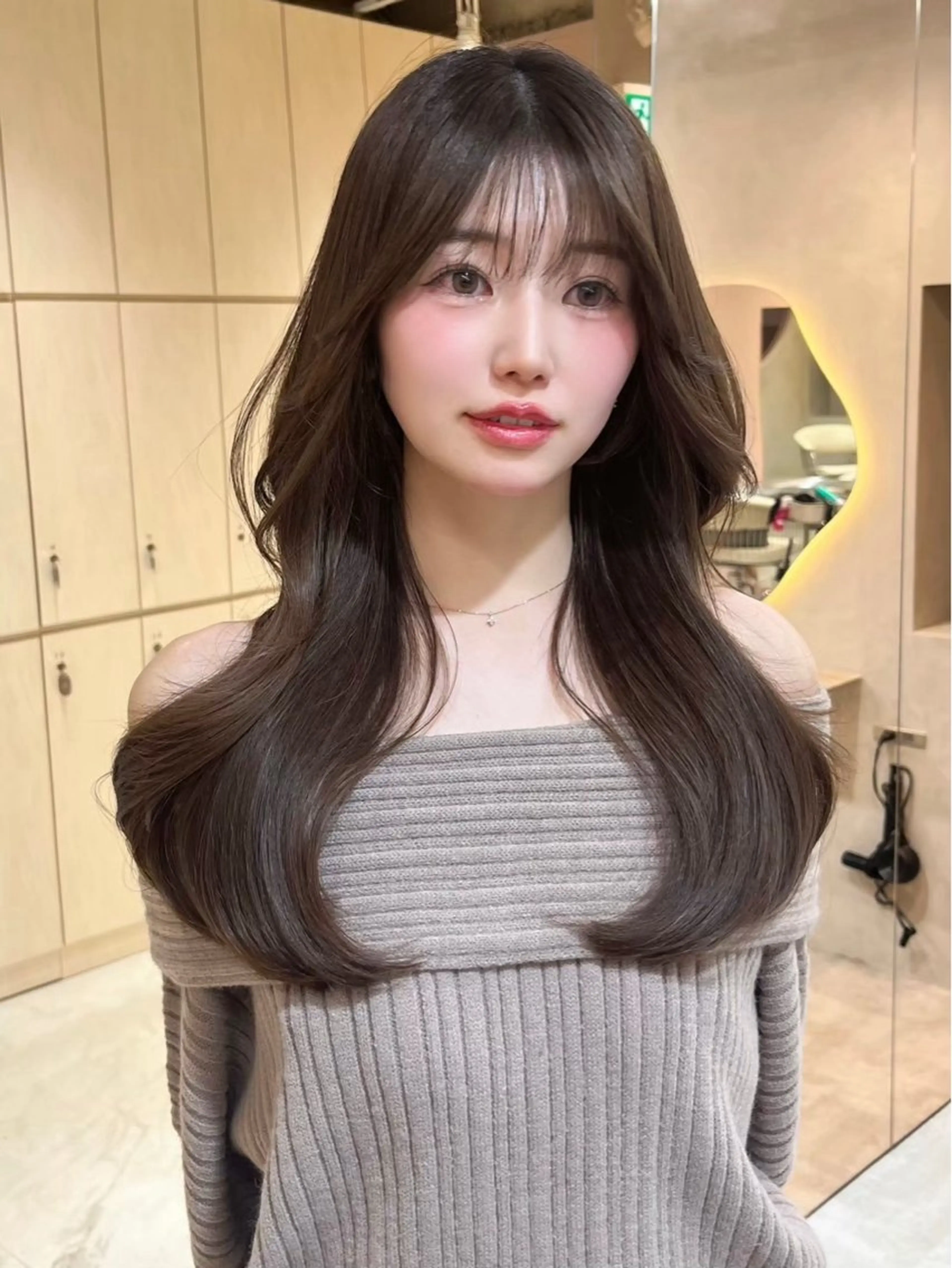 【❣️カラーしながら髪質改善❣️】韓国風カット+質感再生カラー+6stepトリートメント　ダメージ気になる方へ！の写真