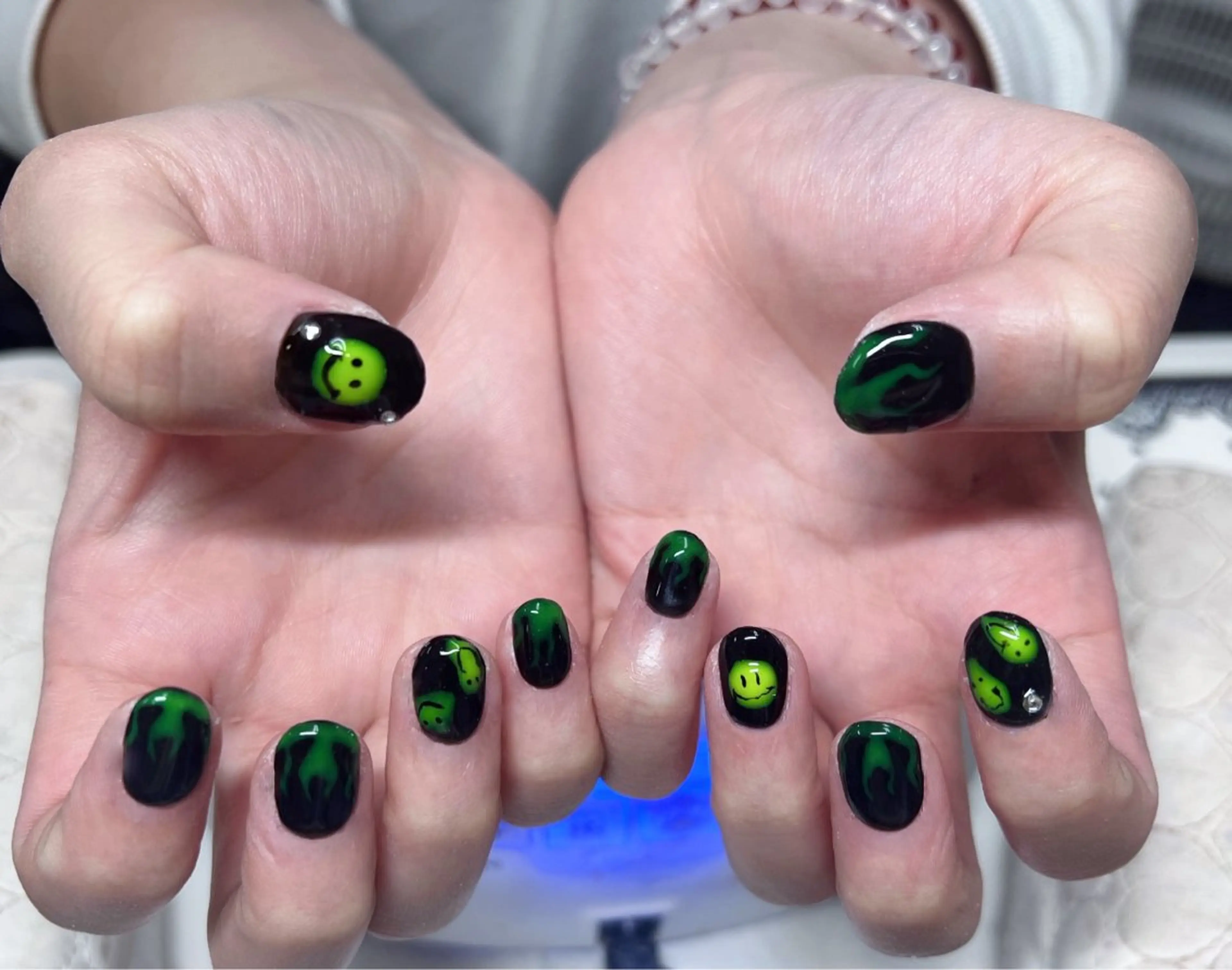 ネイル ハンドネイル フットネイル ハンドケア 一其 サロンのネイルデザイン