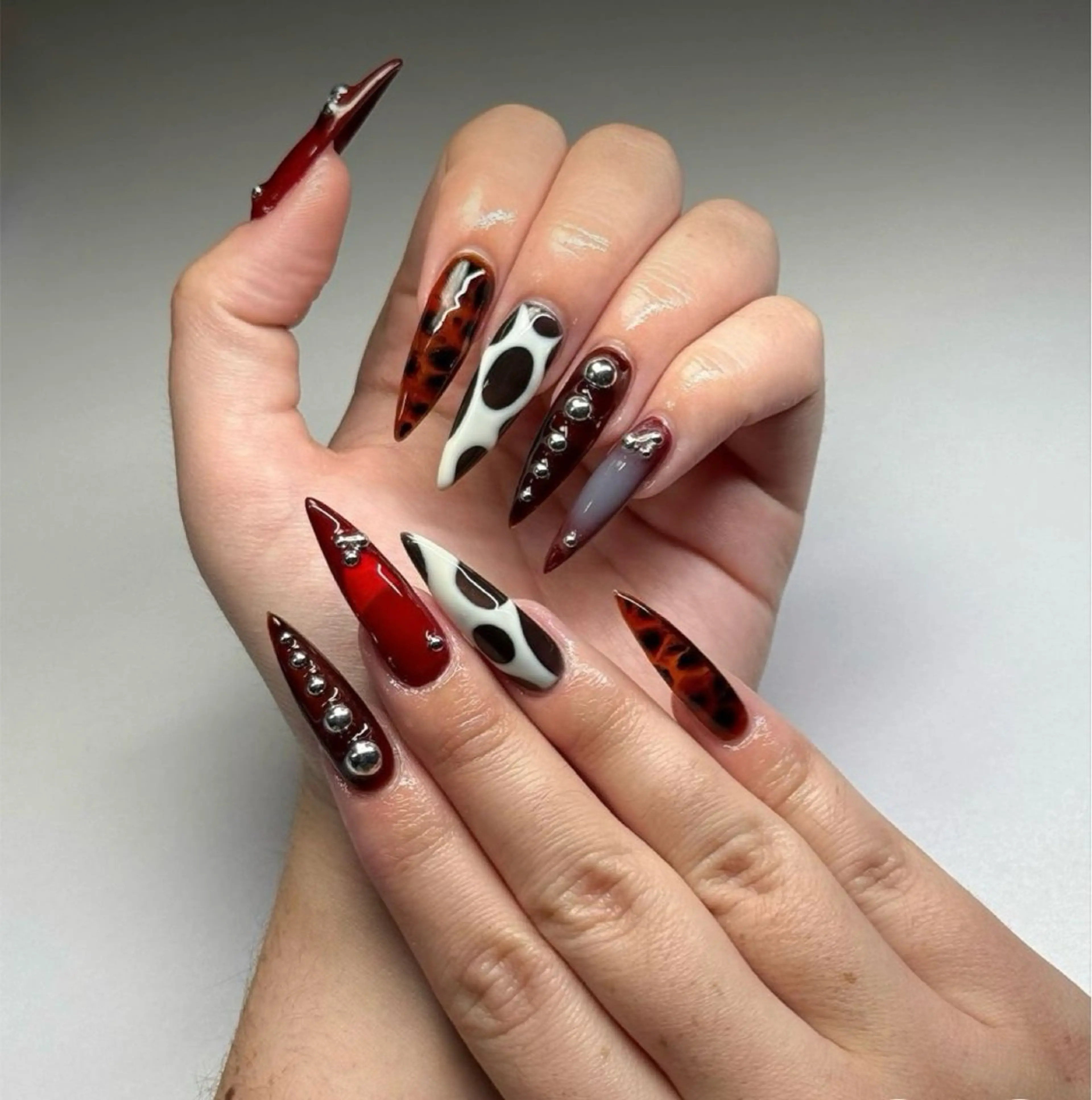 ネイル アートネイル 成人式 ジェルネイル ニュアンスネイル 夏ネイル ハンドネイル Jenn Nail_ ヘビのネイルデザイン