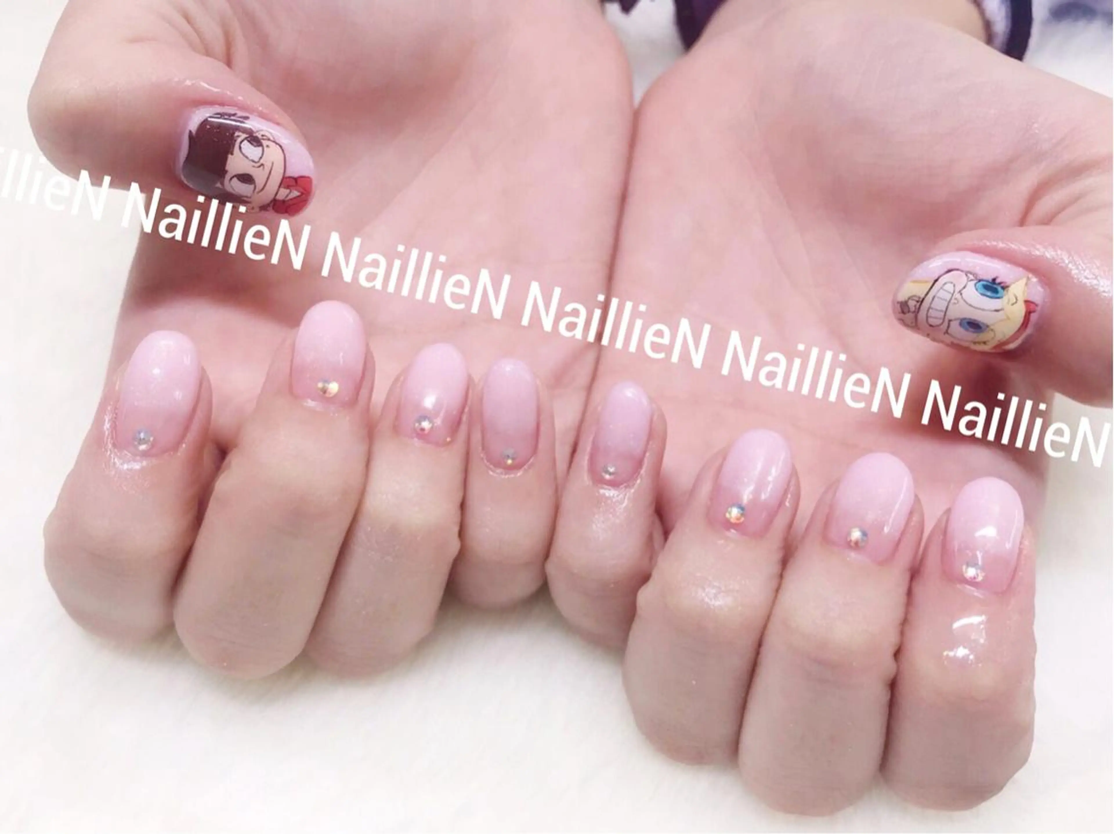 ネイル 持ち込み ストーンネイル ハンドネイル Nail lieNのネイルデザイン