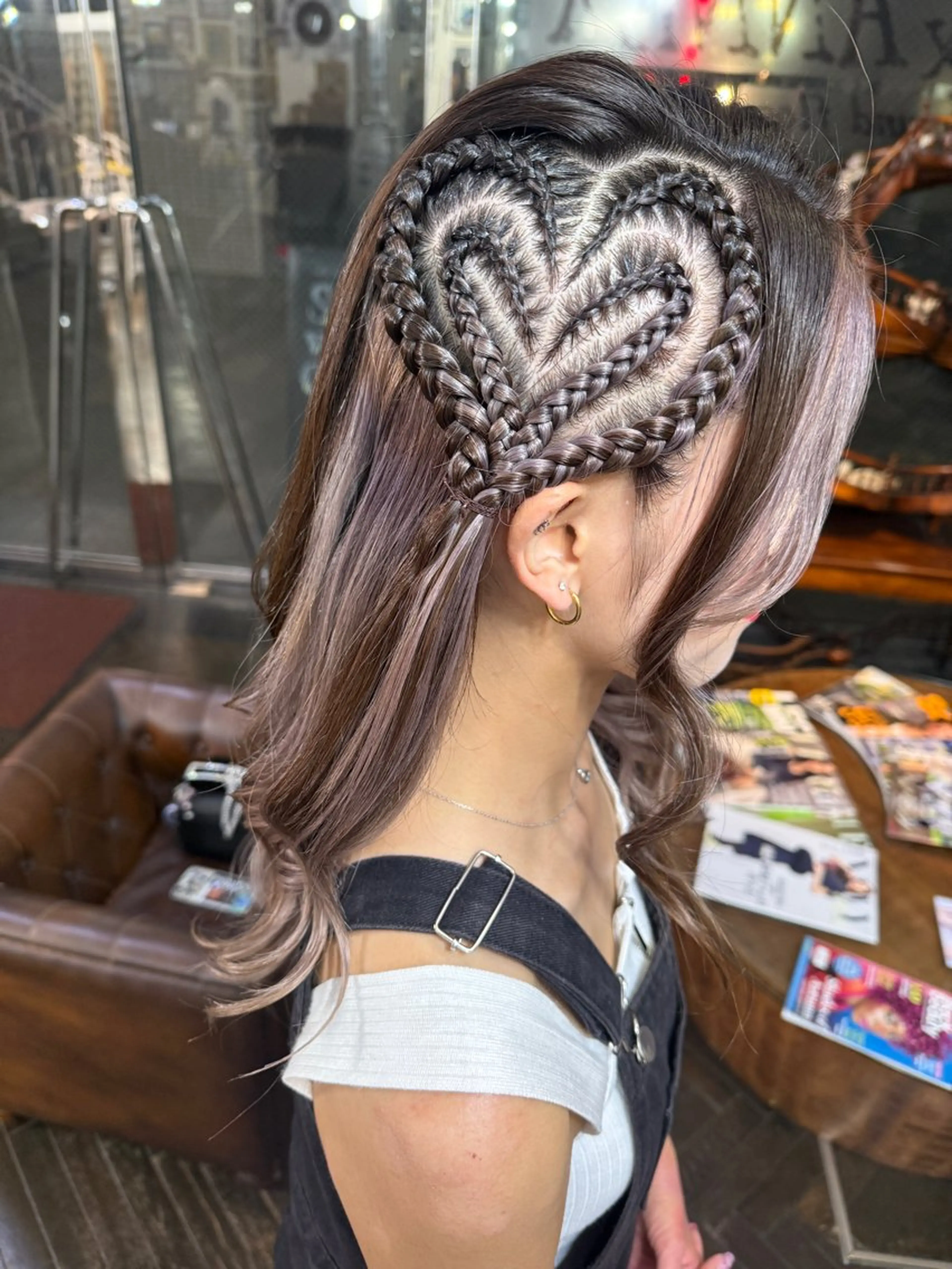 モモカ/ハイトーン /バレイヤージュのヘアスタイル