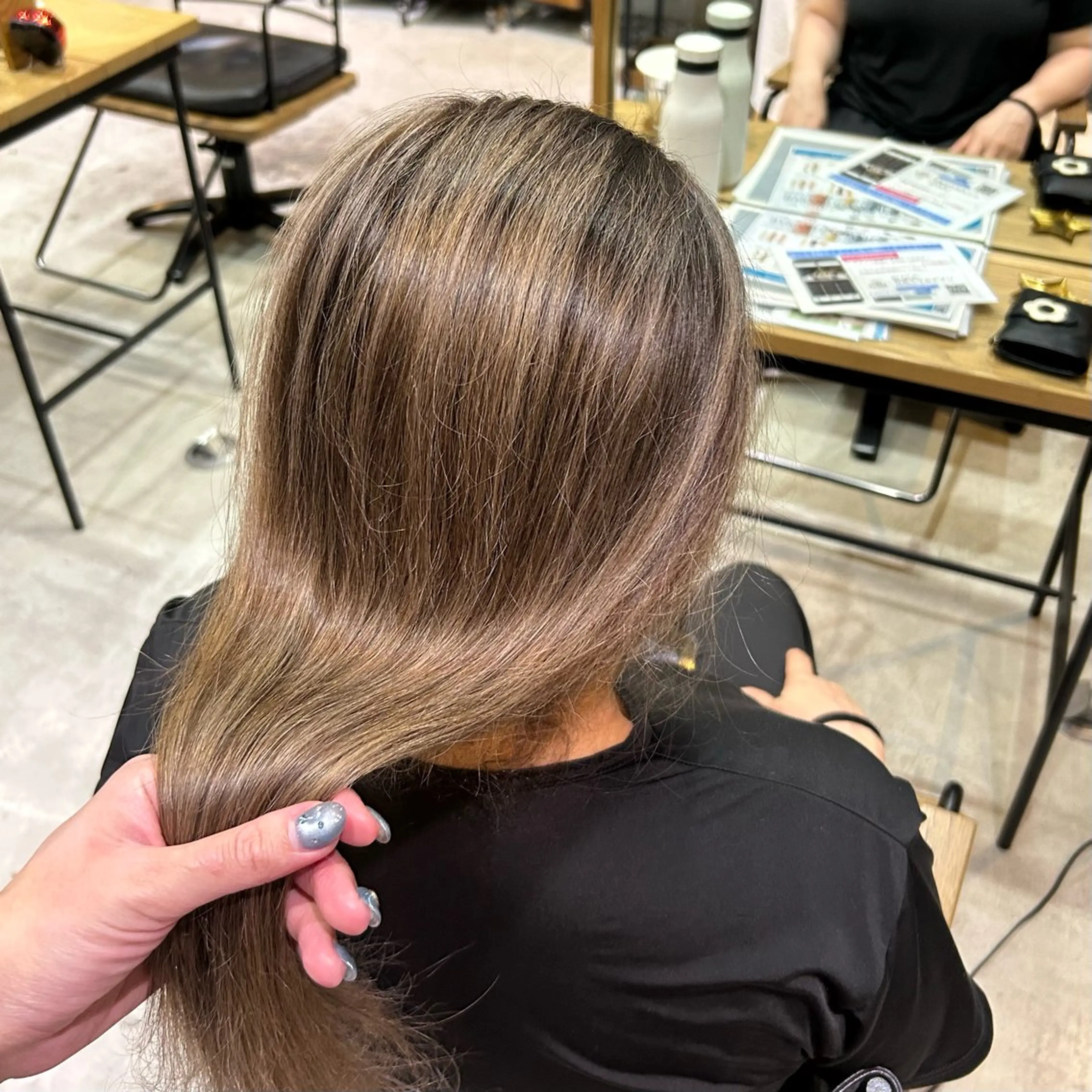 ロング カラー ヘアカラー ✨ハイトーン/暗髪/ ハイライト/松岡✨のヘアスタイル