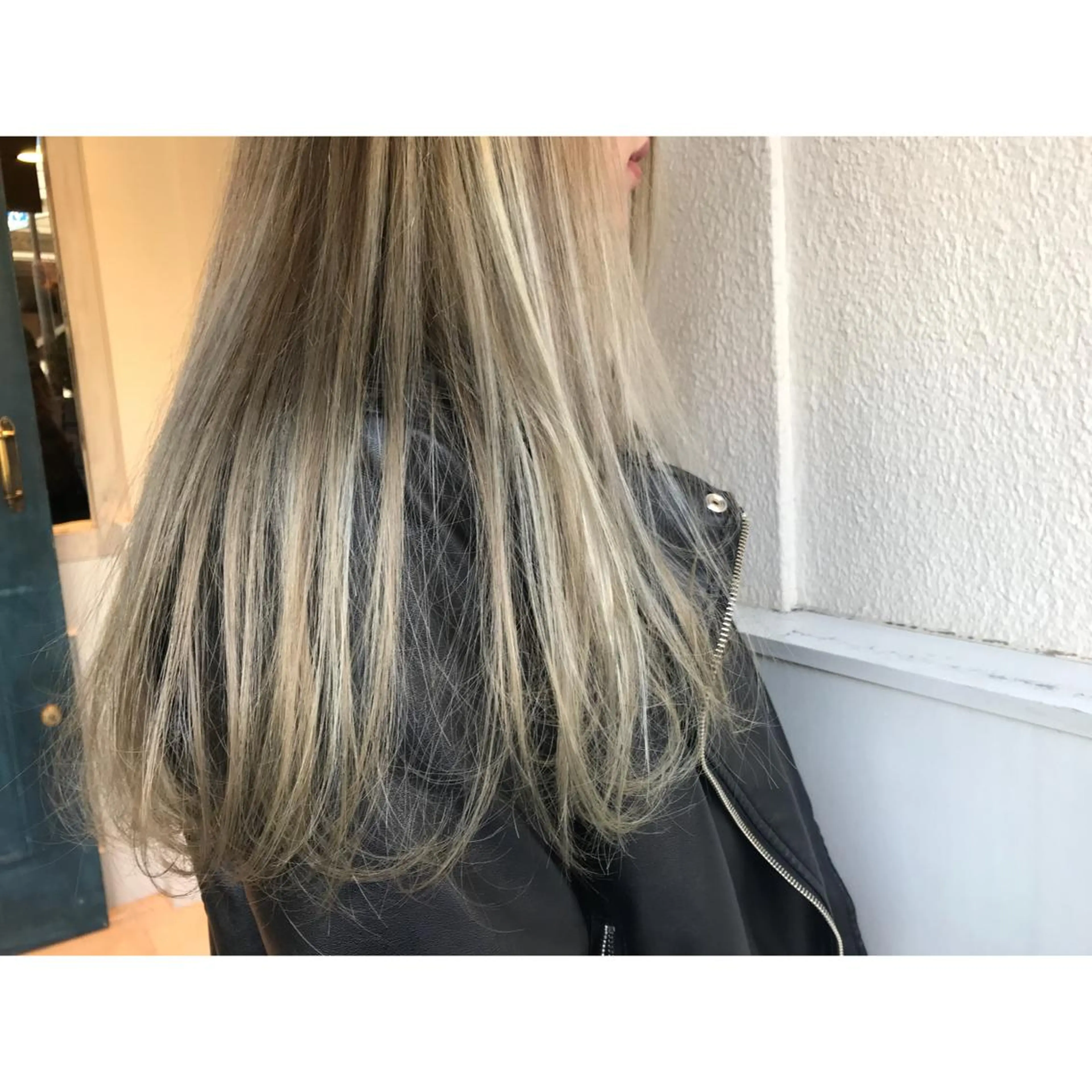 ロング カラー ハイライトカラー ハイトーンカラー ハイライト Musiiik hairのヘアスタイル