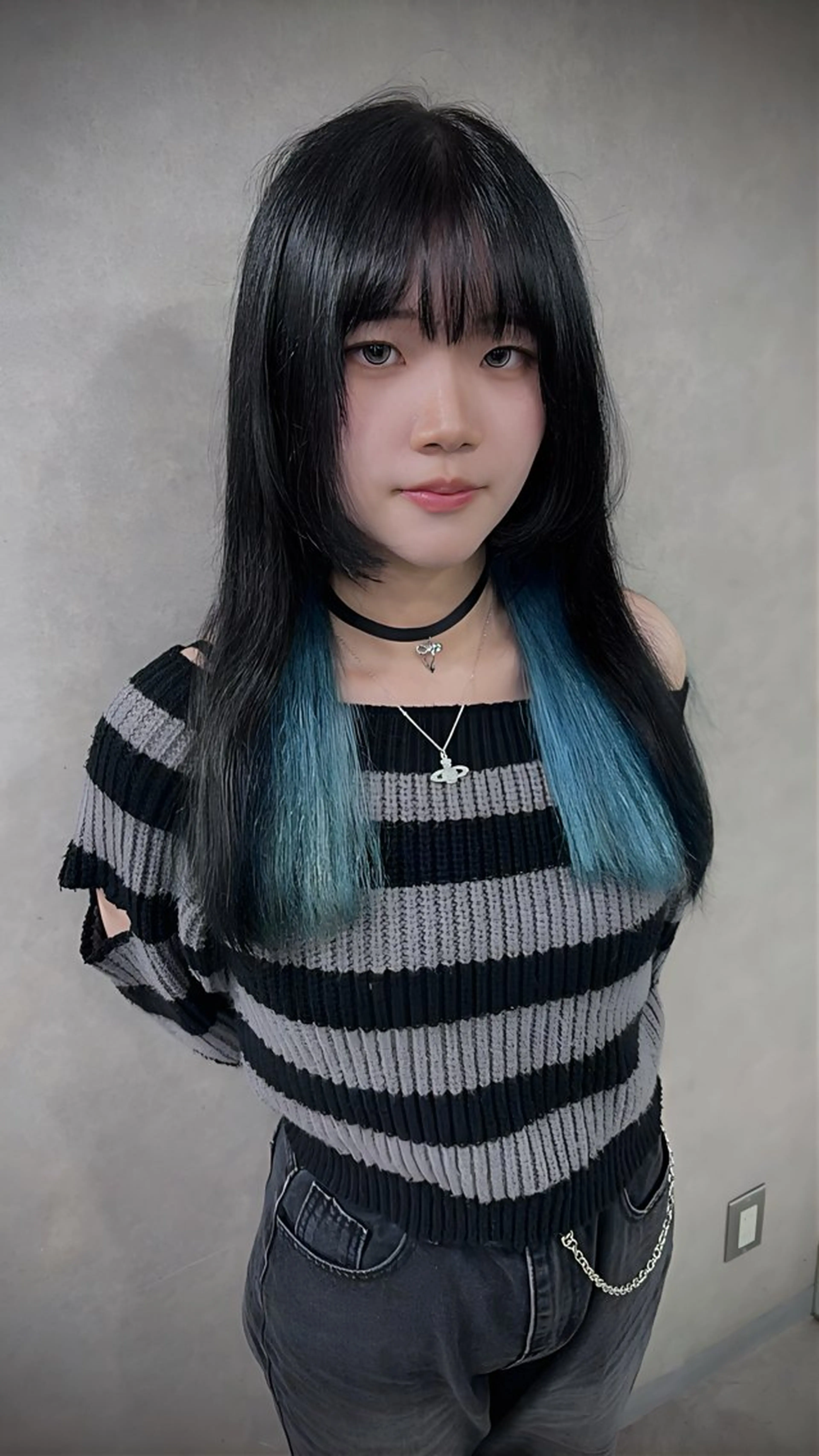 カラー がわ/ウルフカット /ブリーチカラーのヘアスタイル