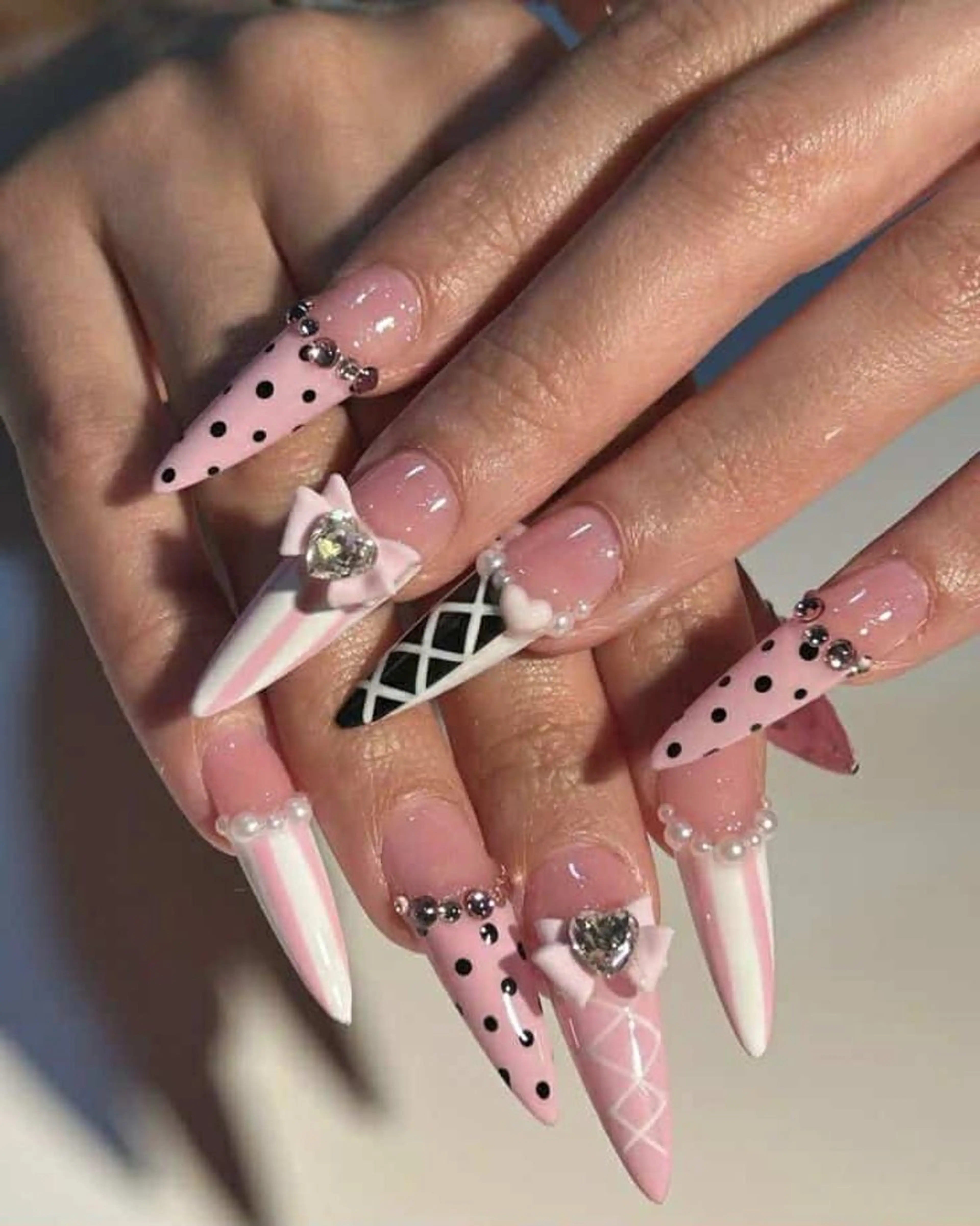 ネイル Queen Nail 柏店　クイーンネイルのネイルデザイン