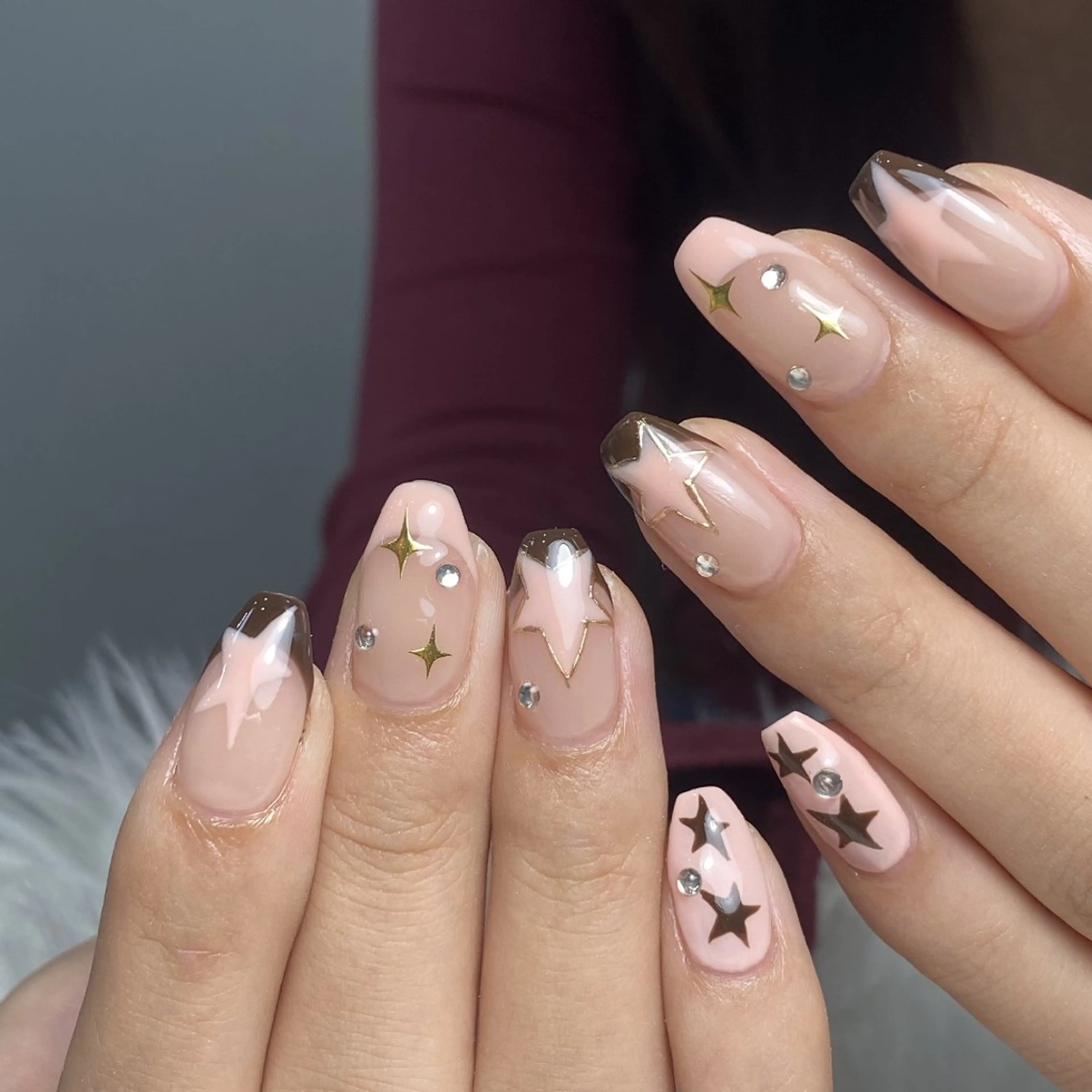 ネイル チークネイル 長さ出し フレンチネイル ジェルネイル キラキラネイル ハンドネイル UM Nail Salonのネイルデザイン