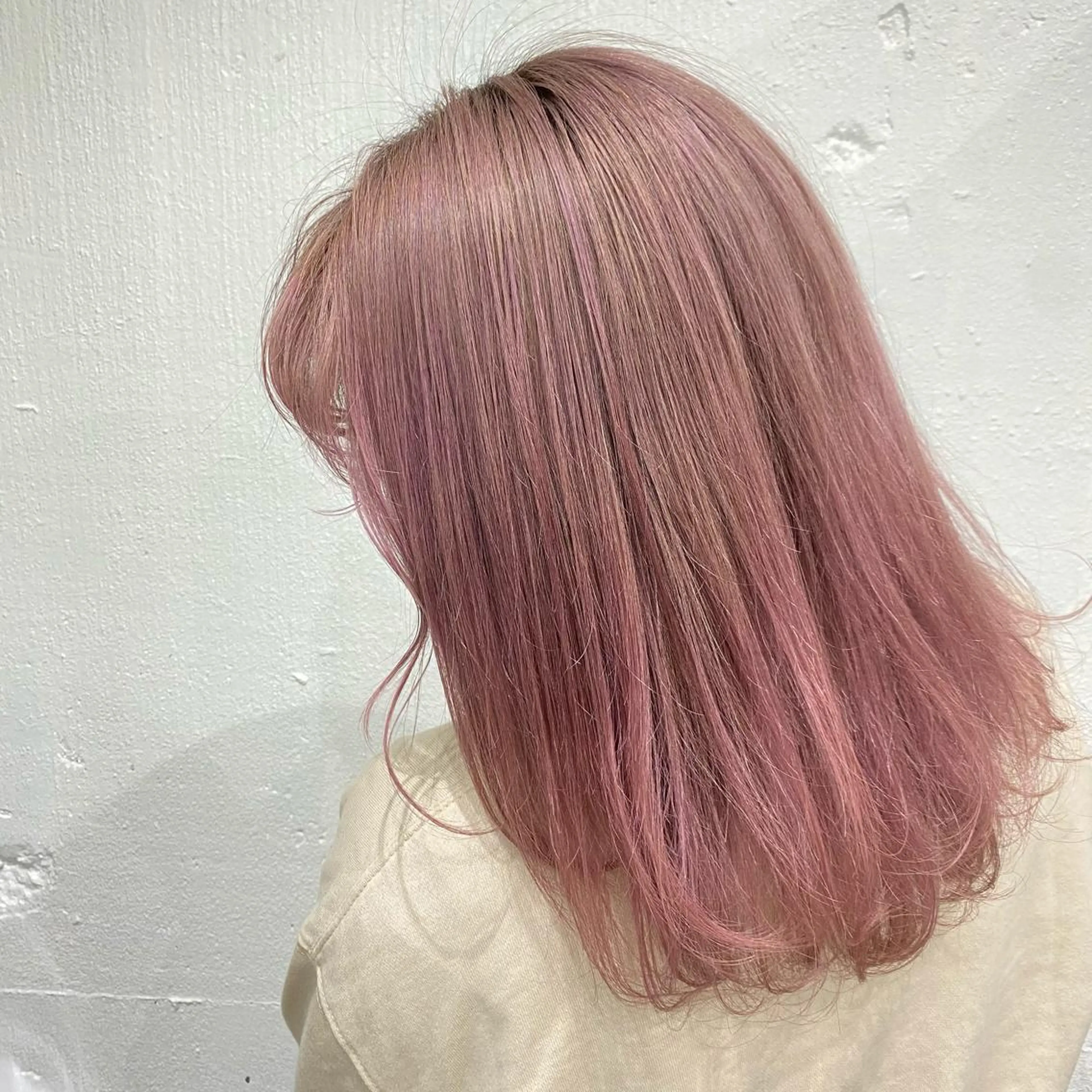 ミディアム kai .のヘアスタイル