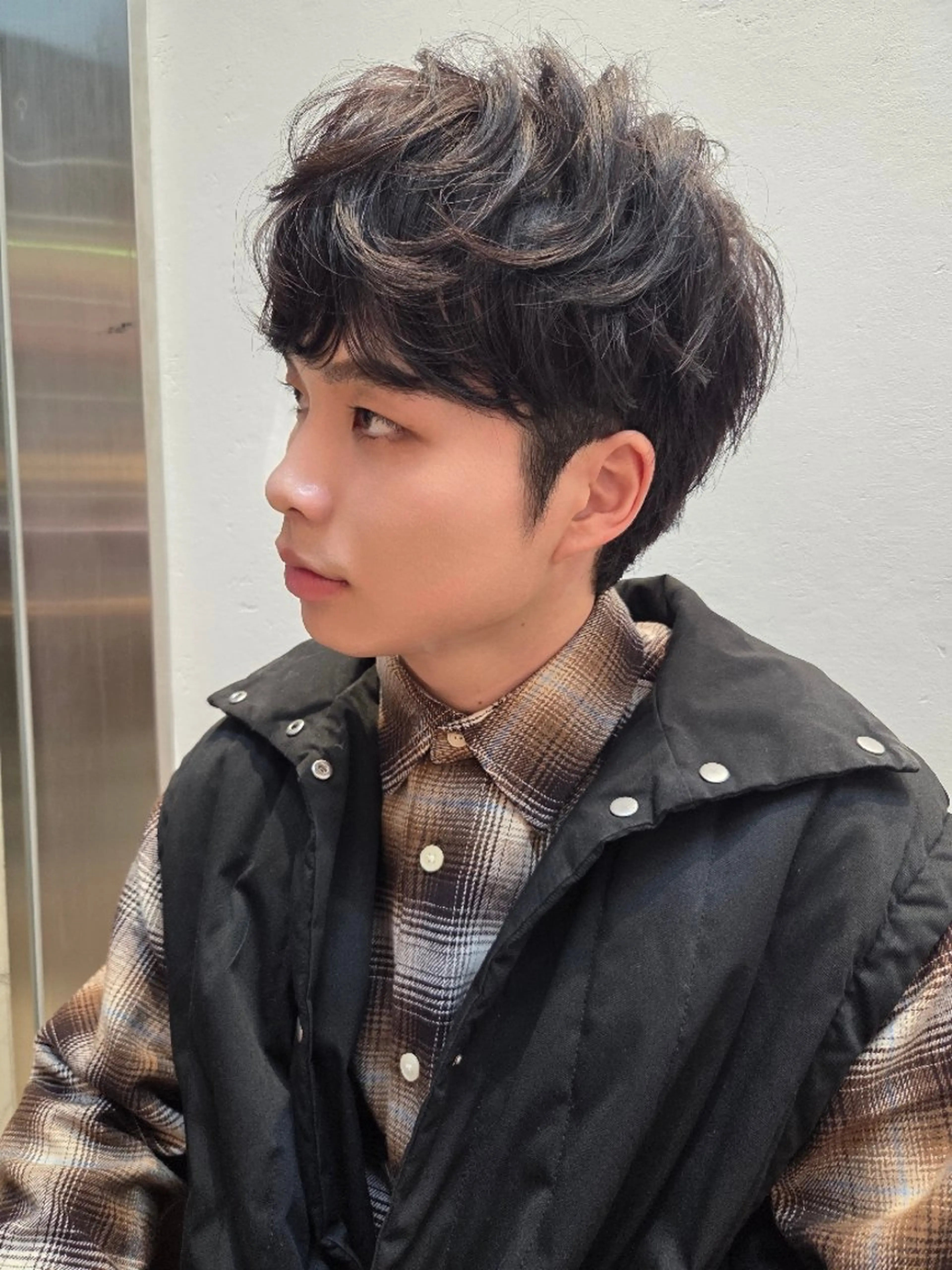 メンズ カット パーマ メンズ ヘアメイク  ハイトーン キャロのヘアスタイル