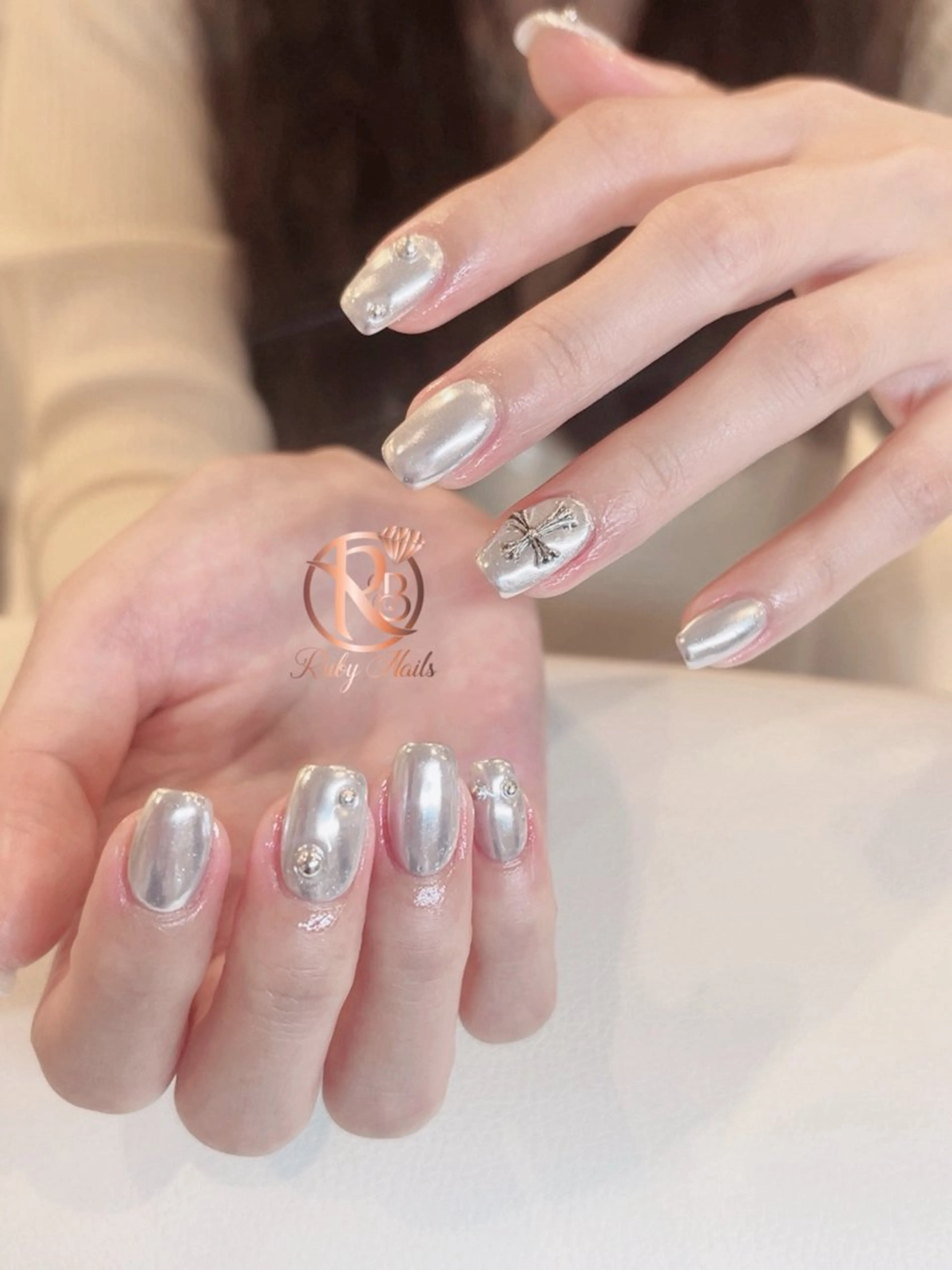 ネイル グラデーション キラキラネイル ピンク 春ネイル ストーンネイル ハンドネイル フットネイル RUBY Nail 日暮里店のネイルデザイン