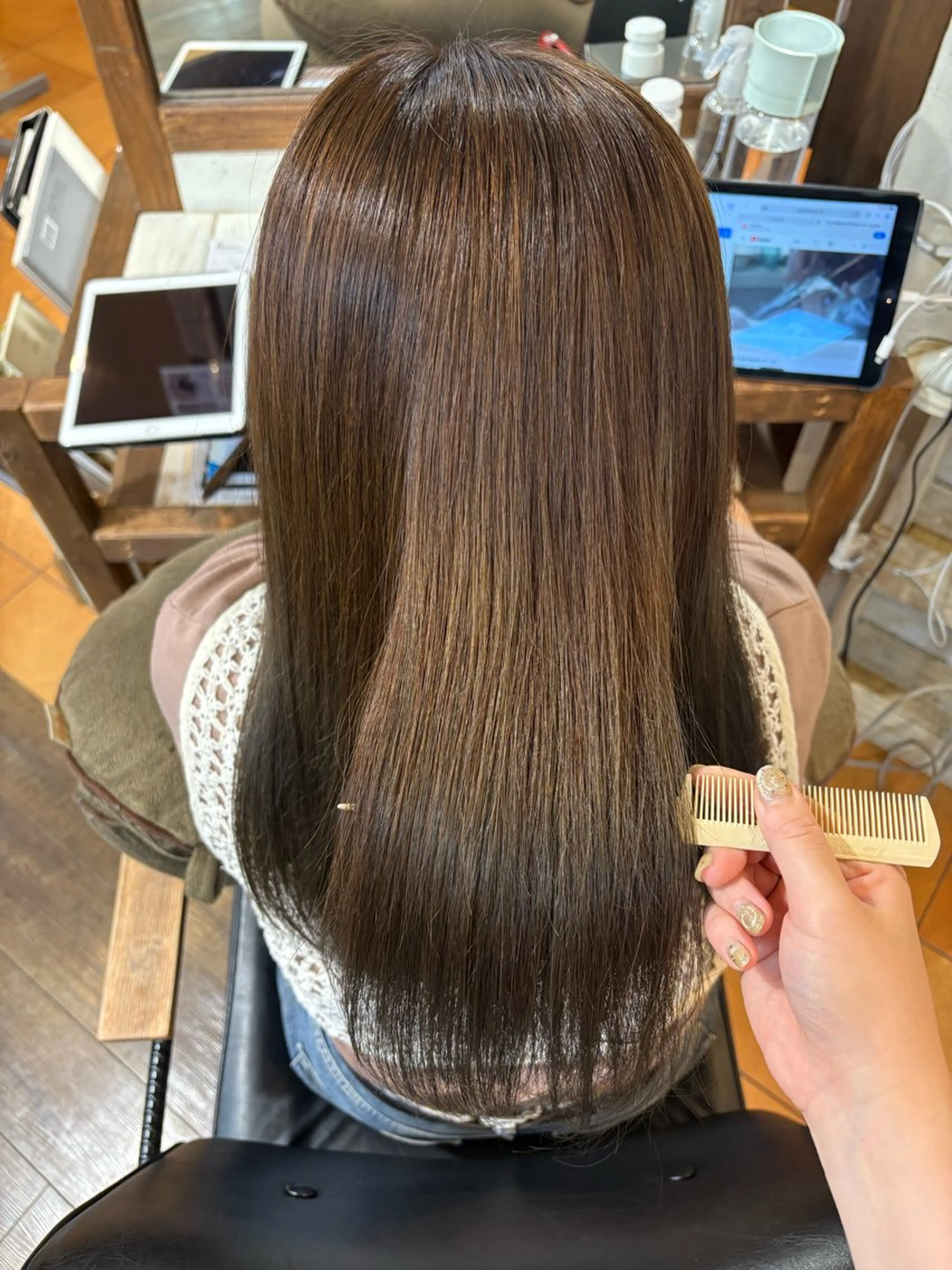 ロング カラー ブラウンカラー オリーブブラウン ヘアカラー トリートメント chacha blanc元山のヘアスタイル