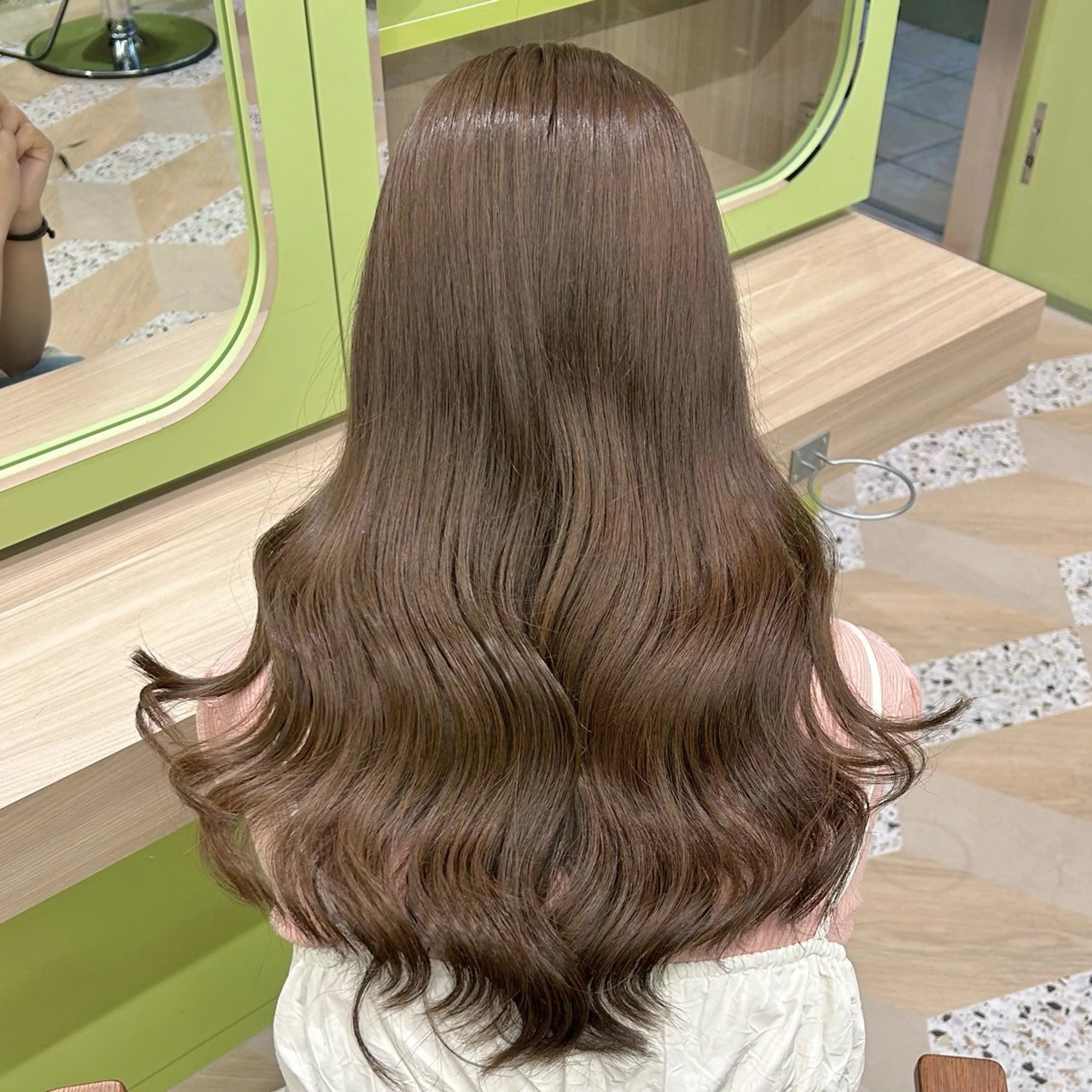 ロング カラー ベージュカラー ブリーチ ブラウンカラー ショコラベージュ 透明感カラー カット ヘアカラー トリートメント ブリーチなしベージュ /ヘアセット/ミユのヘアスタイル