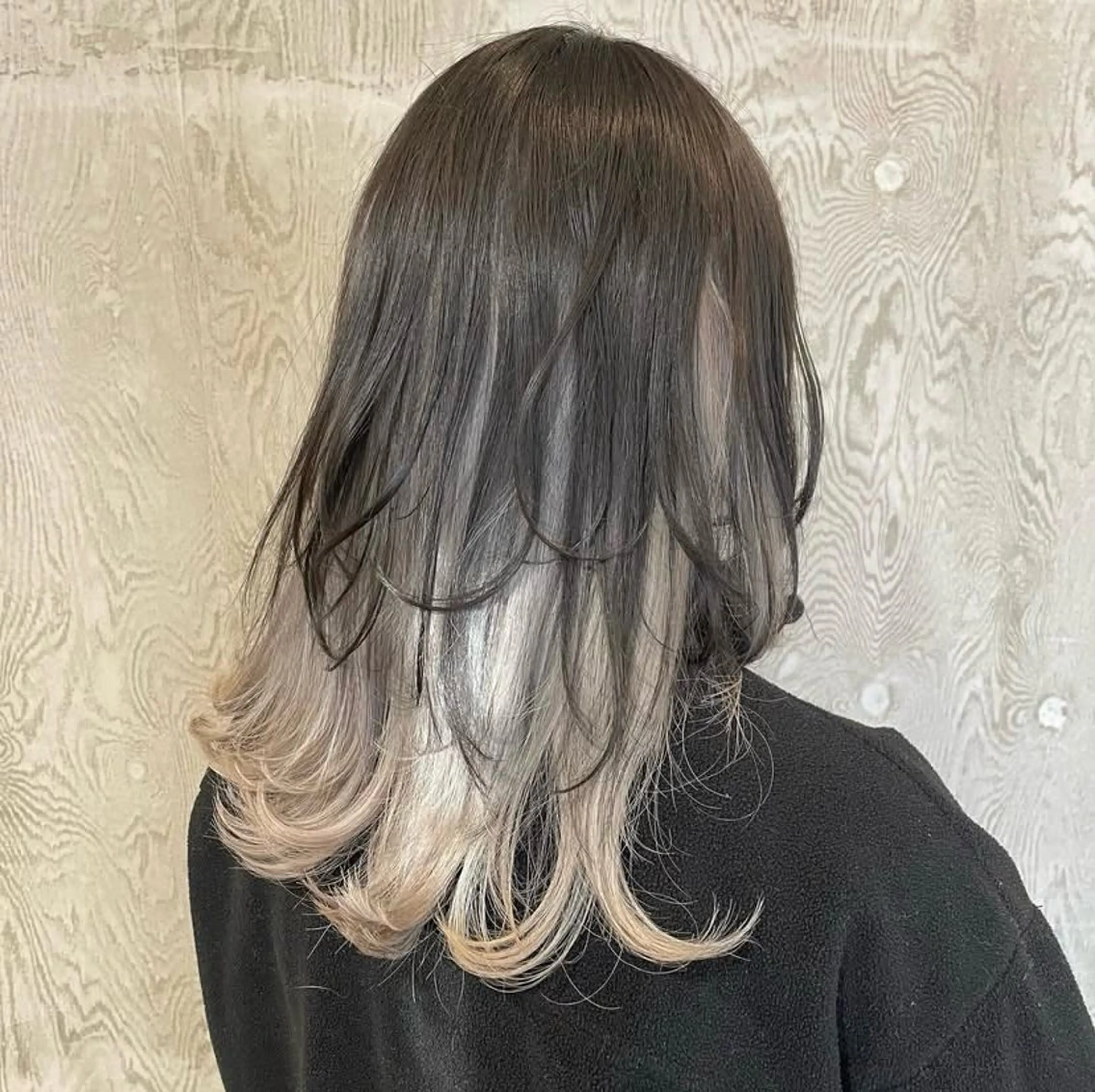 カラー 仲田 麻倫のヘアスタイル