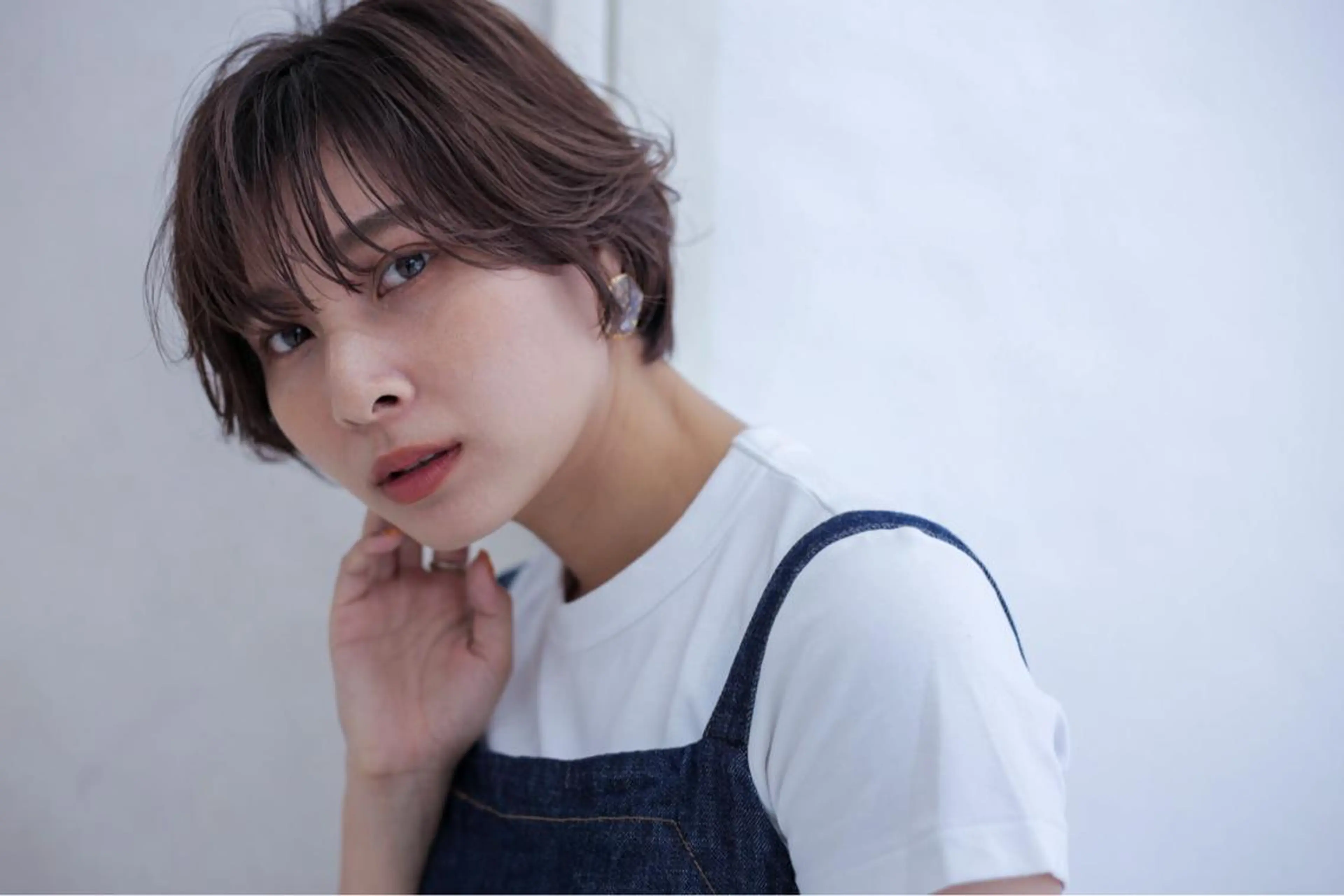 ショート カラー パーマ アッシュ ブリーチ ケアブリーチ 透明感カラー ダブルカラー モリシュンスケ /レイヤー/髪質改善のヘアスタイル