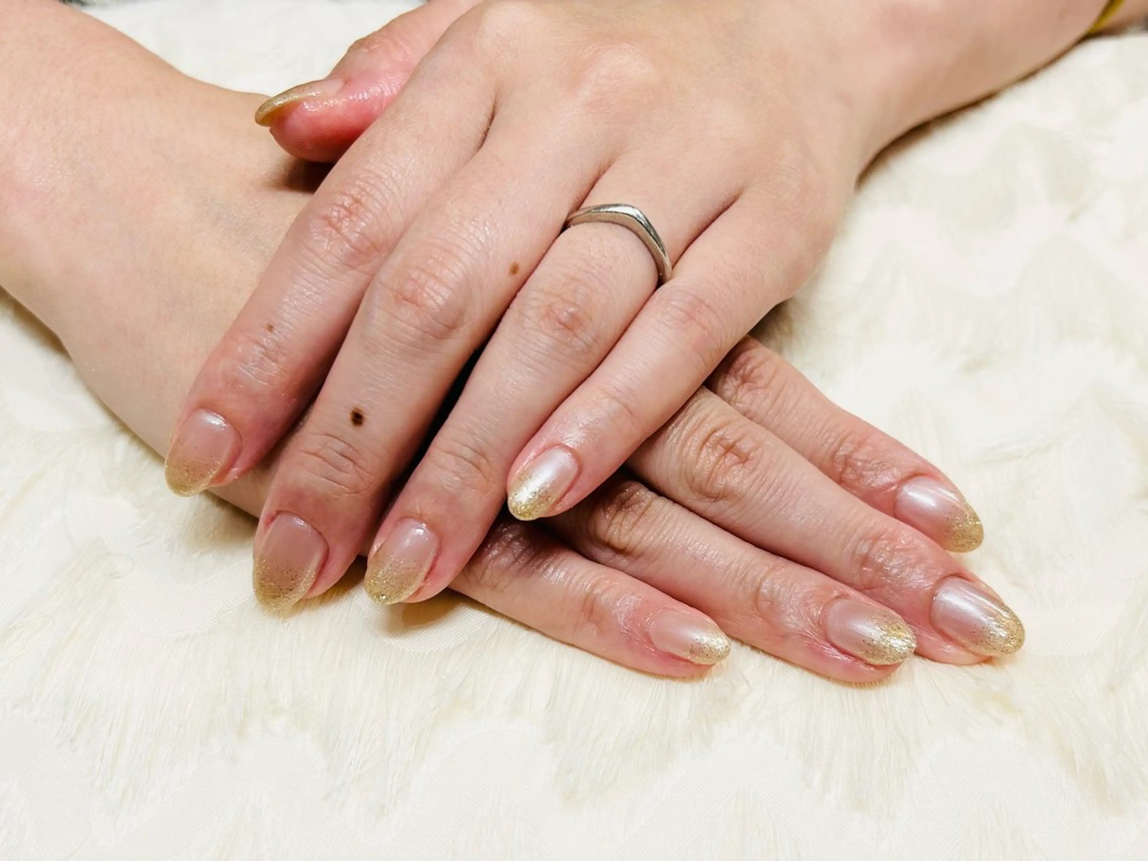 ネイル グラデーション ラメ(グリッター) ラメグラデーション ハンドネイル パラスパガーデン Nitagai☺︎のネイルデザイン