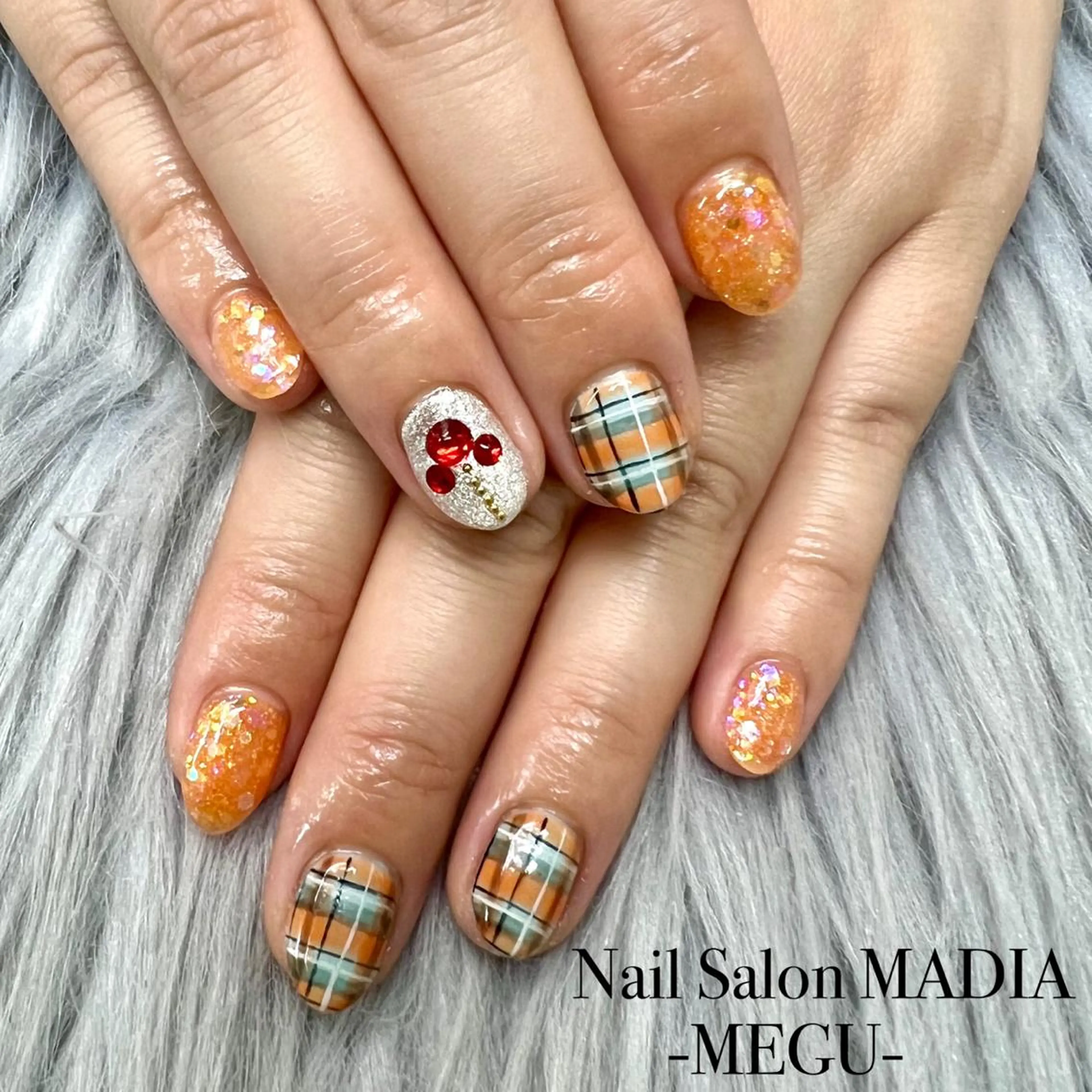 ネイル MADIA藤沢所属・MADIA MEGUのネイルデザイン