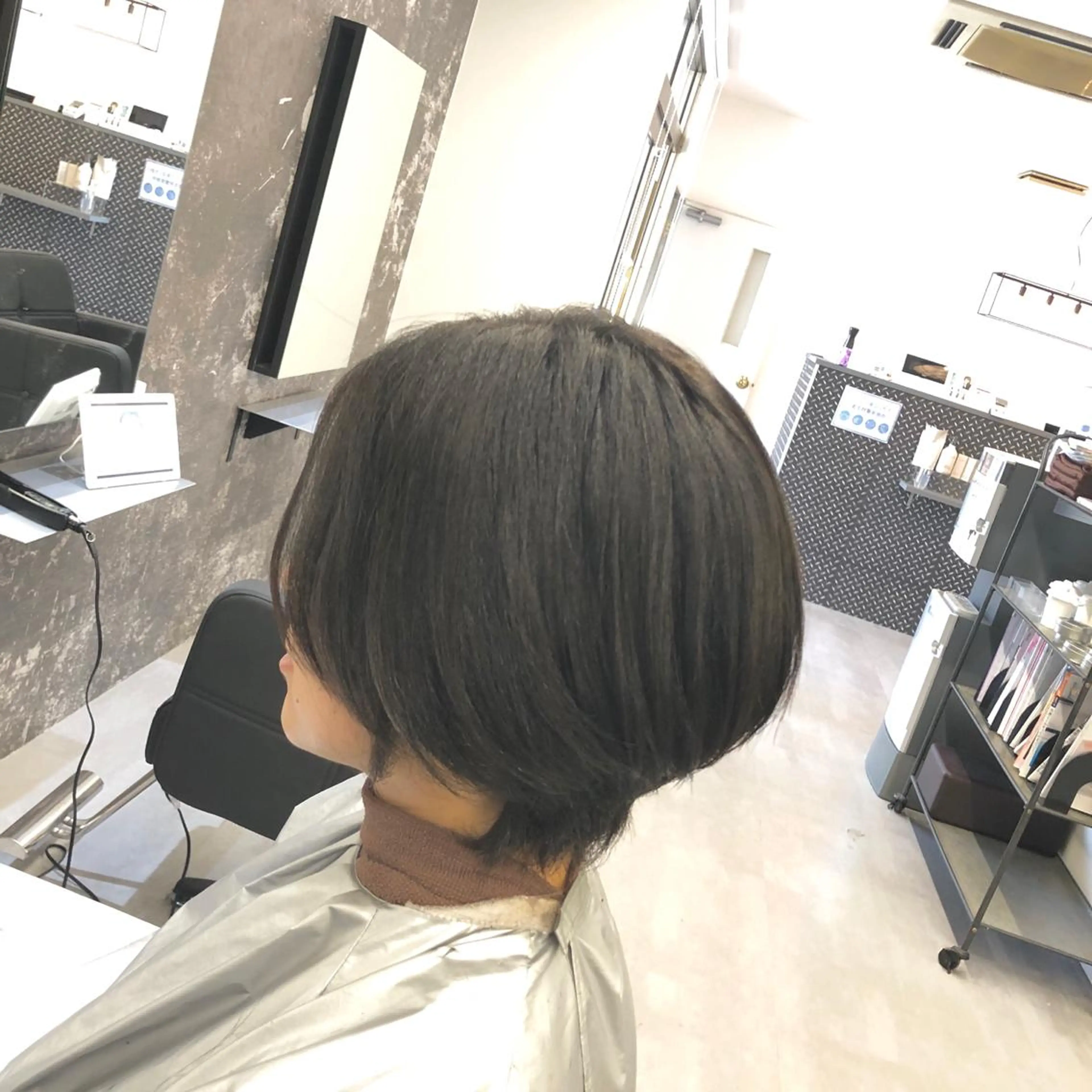 ショート ショートボブ シールエクステ ボブ くせ毛 エクステ アンドウ ユウ/ レイヤーカット/韓国のヘアスタイル