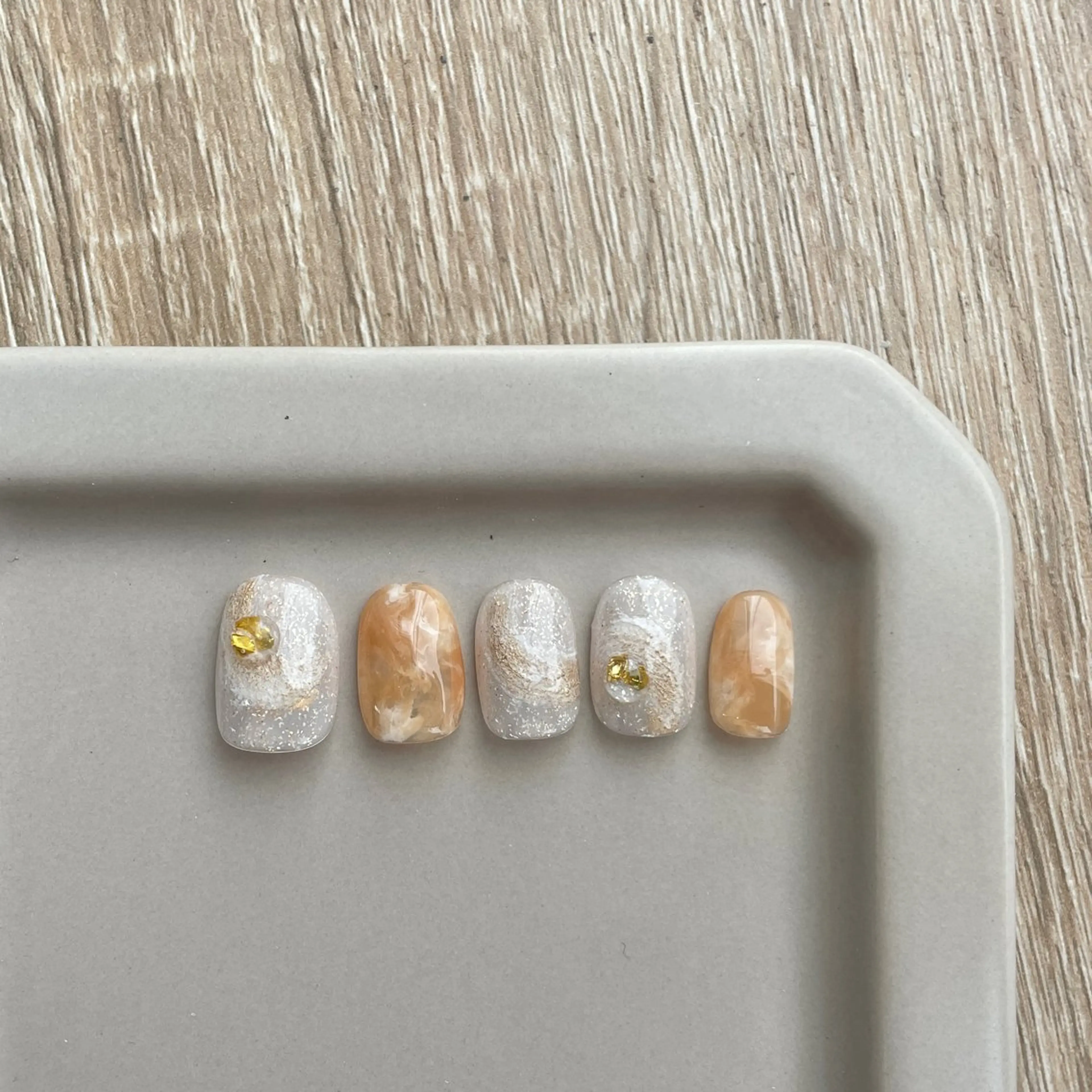 ネイル ジェルネイル 氷ネイル・うるうるネイル 韓国ネイル ラメ(グリッター) マグネットネイル ハンドネイル 園田 ソノダのネイルデザイン