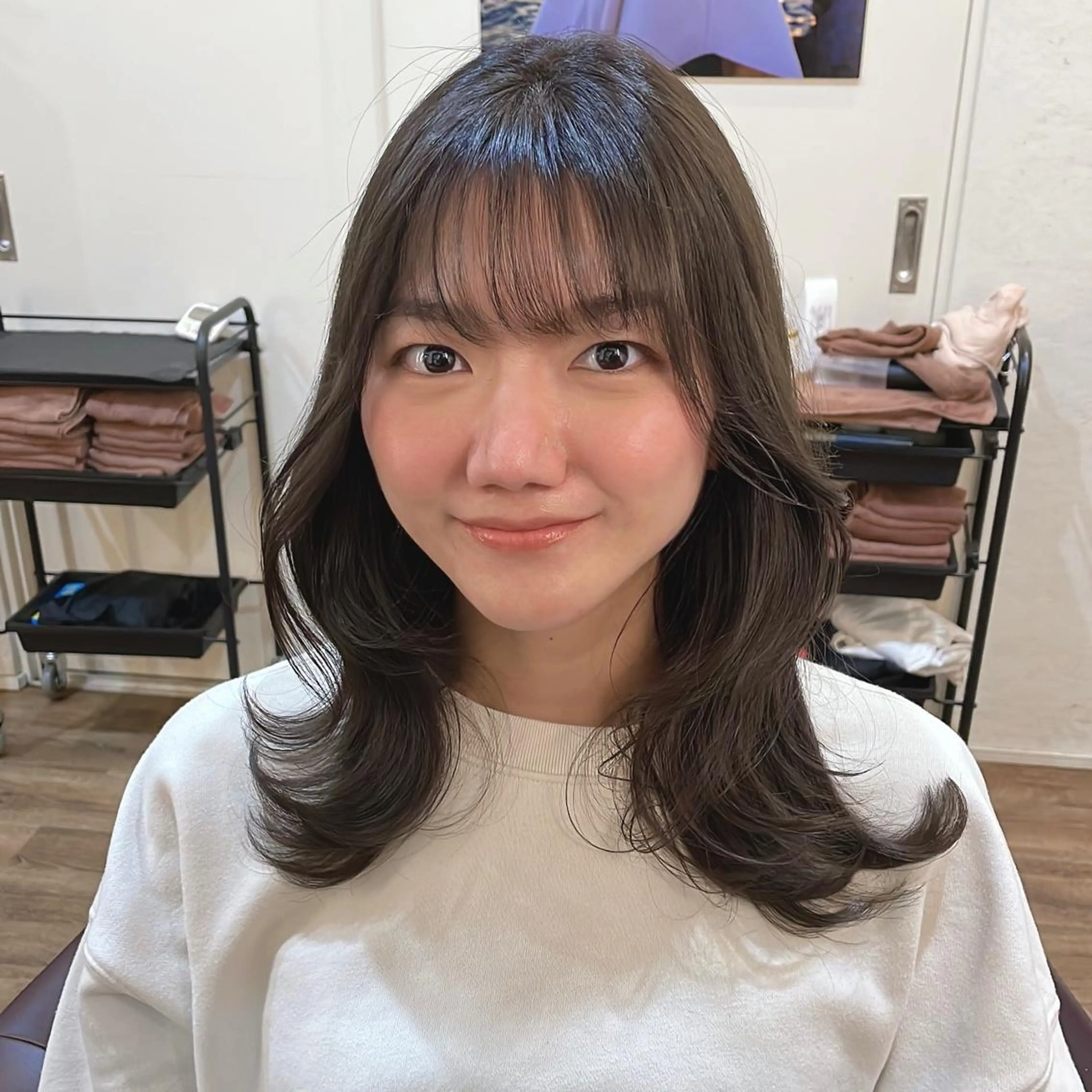 ミディアム カット ヘアカラー トリートメント 🌹ハッシュカット、 レイヤー韓国ヘア🌹のヘアスタイル