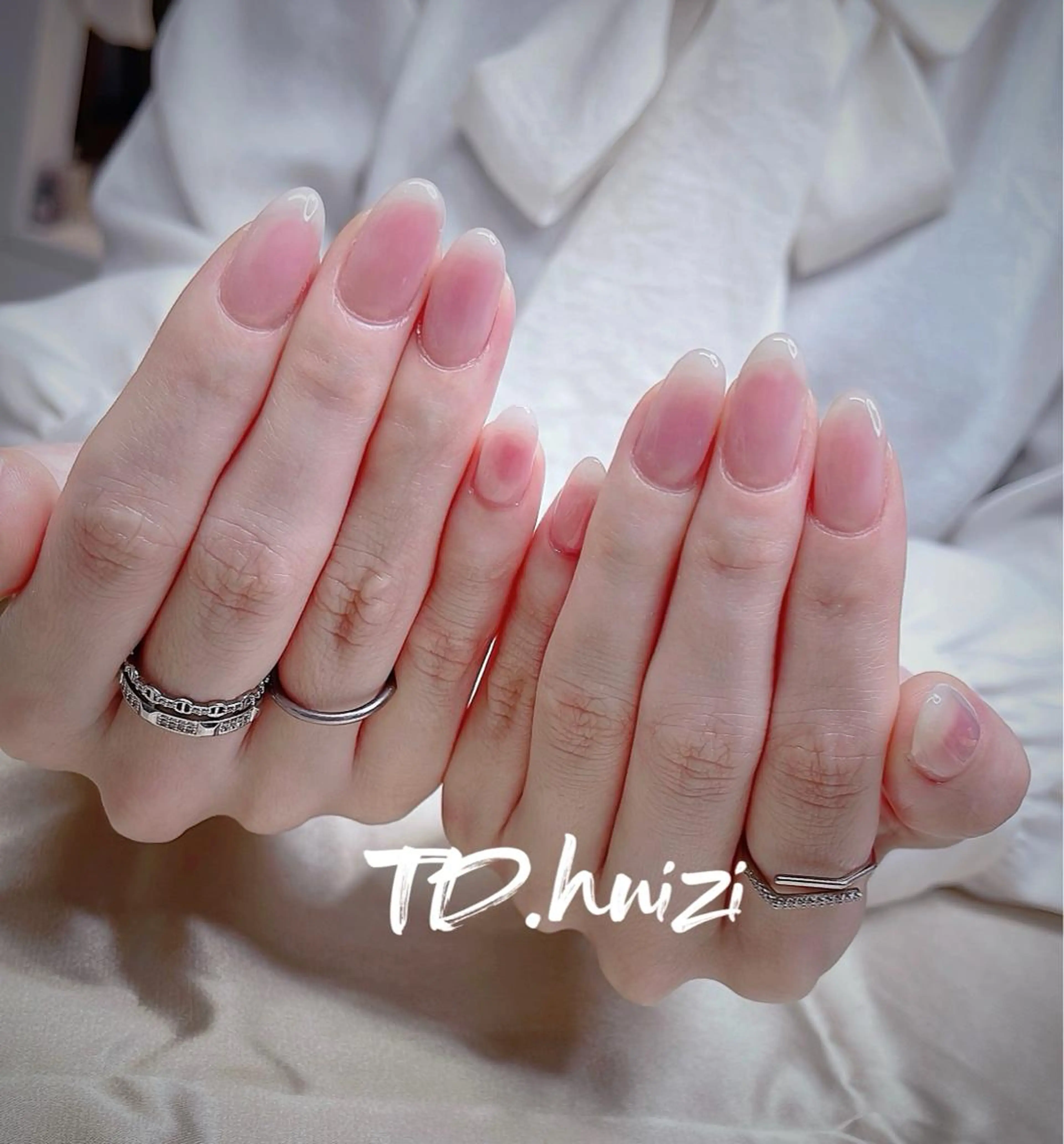 ミディアム めぐみのネイルサロン 惠のネイルデザイン