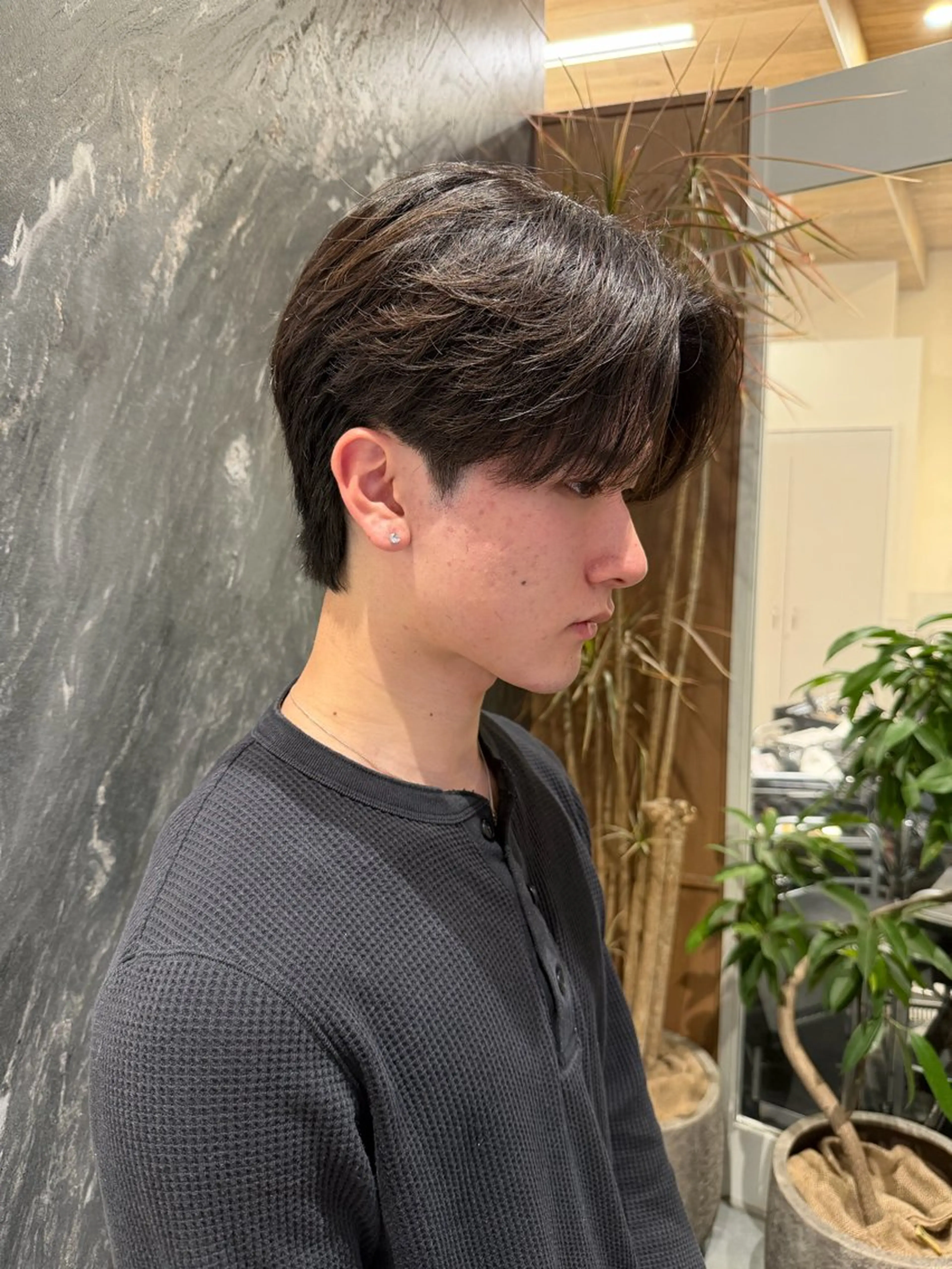 ミディアム パーマ メンズ ミディアムパーマ センターパート メンズパーマ ニュアンスパーマ カット パーマ SALOWIN 原宿 iori所属・✂️原宿指名No.1 センターパート✂️のヘアスタイル