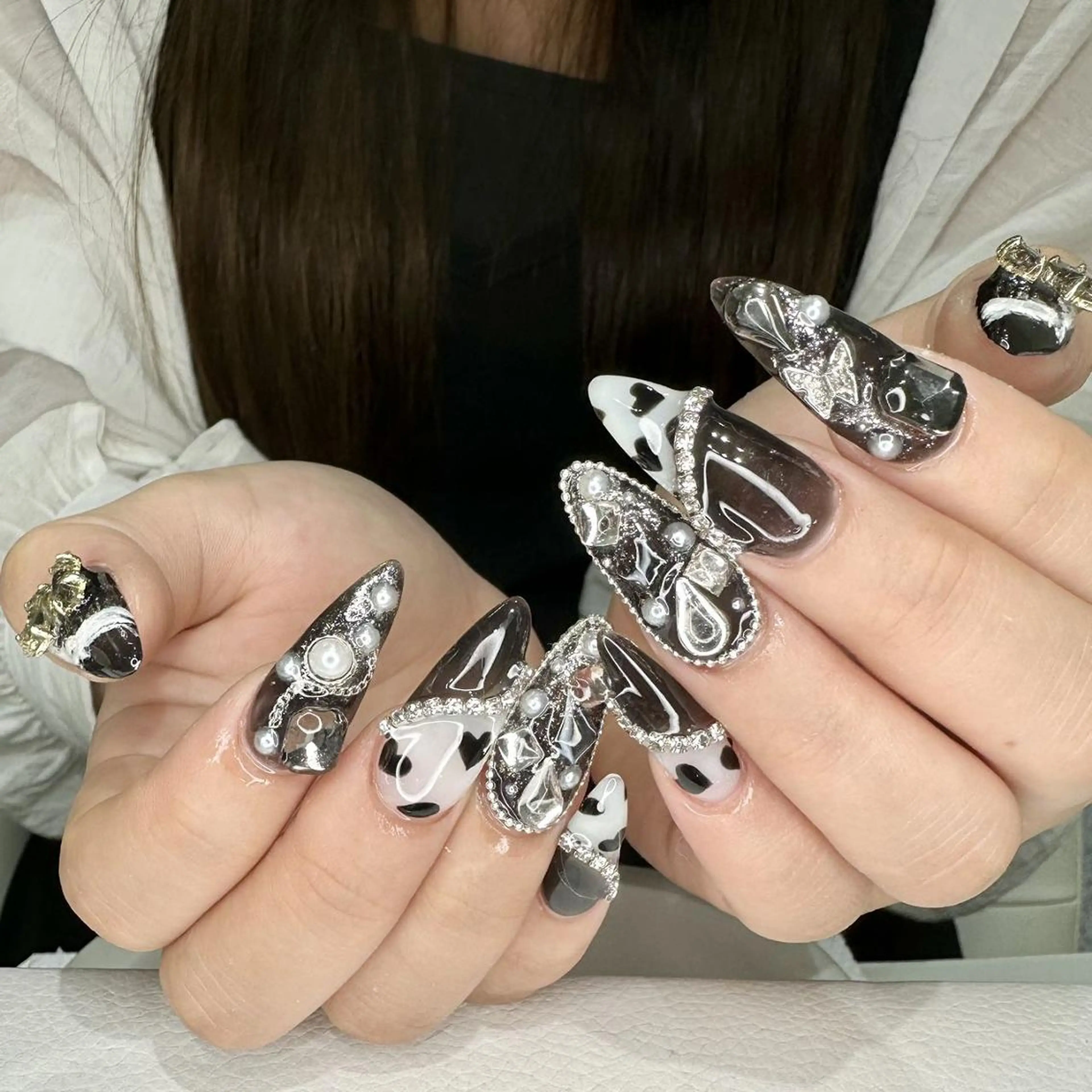 ネイル アートネイル 長さ出し ネイルチップ Queens momoのネイルデザイン