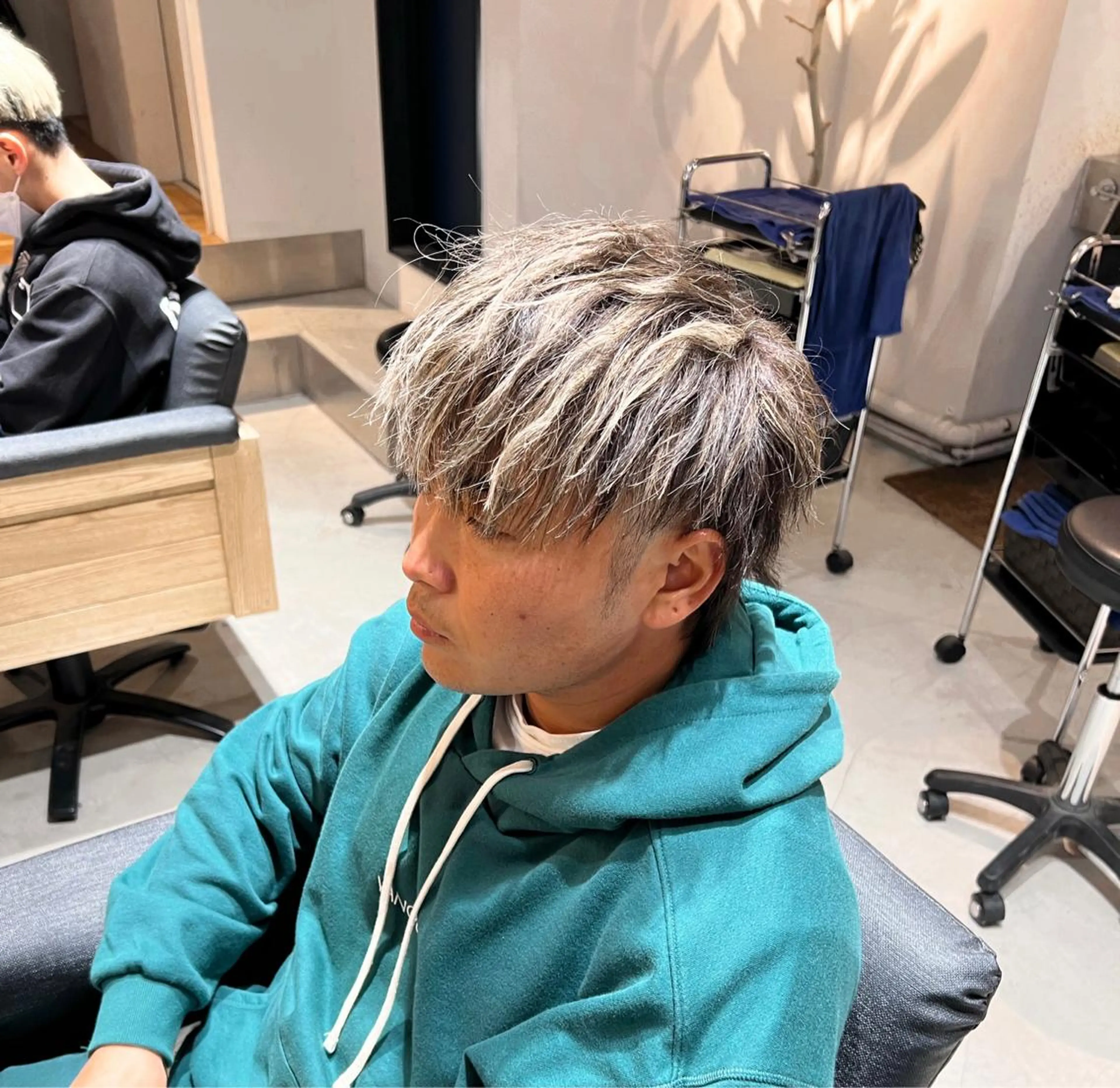 メンズ メンズハイライト メンズメッシュ カット ヘアカラー トリートメント メンズ専門　井藤 雅也のヘアスタイル