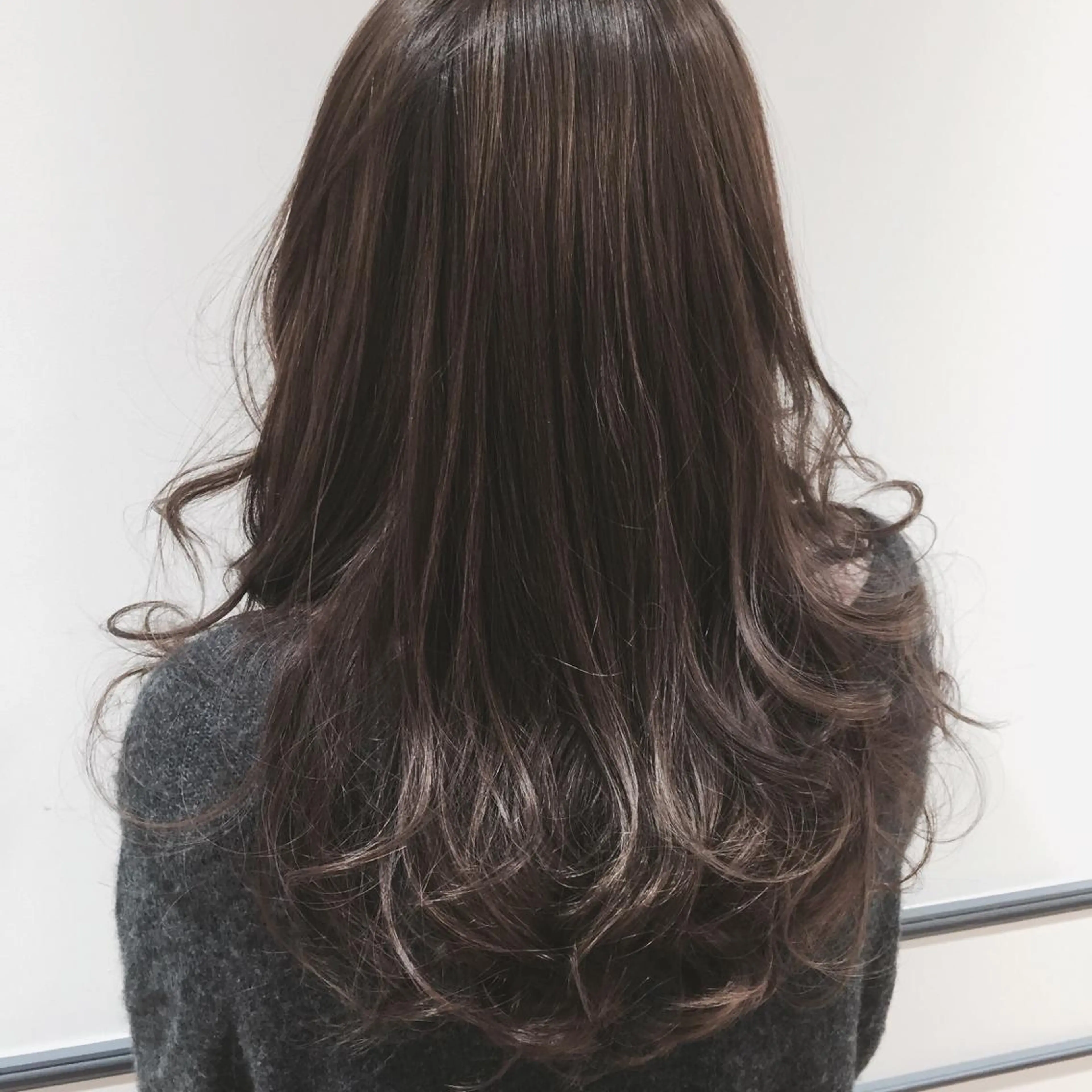 ロング カラー ZOA classic hair所属・東 みのりのヘアスタイル