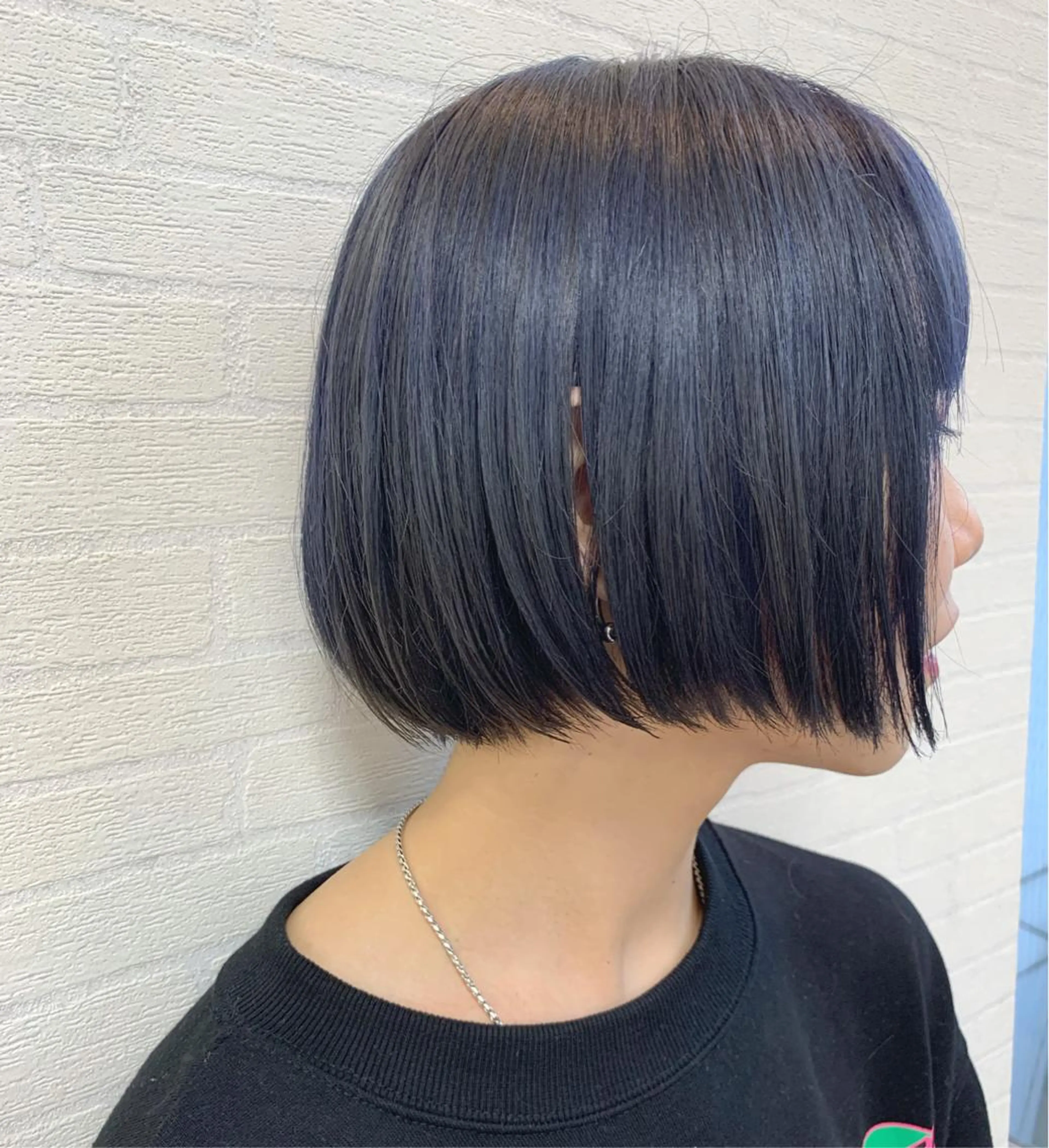 ショート カラー 切りっぱなしボブ ショートボブ ハンサムショート ブリーチ ブルーカラー カット ヘアカラー トリートメント 朝がちょっと楽しくな るshort･bobのヘアスタイル