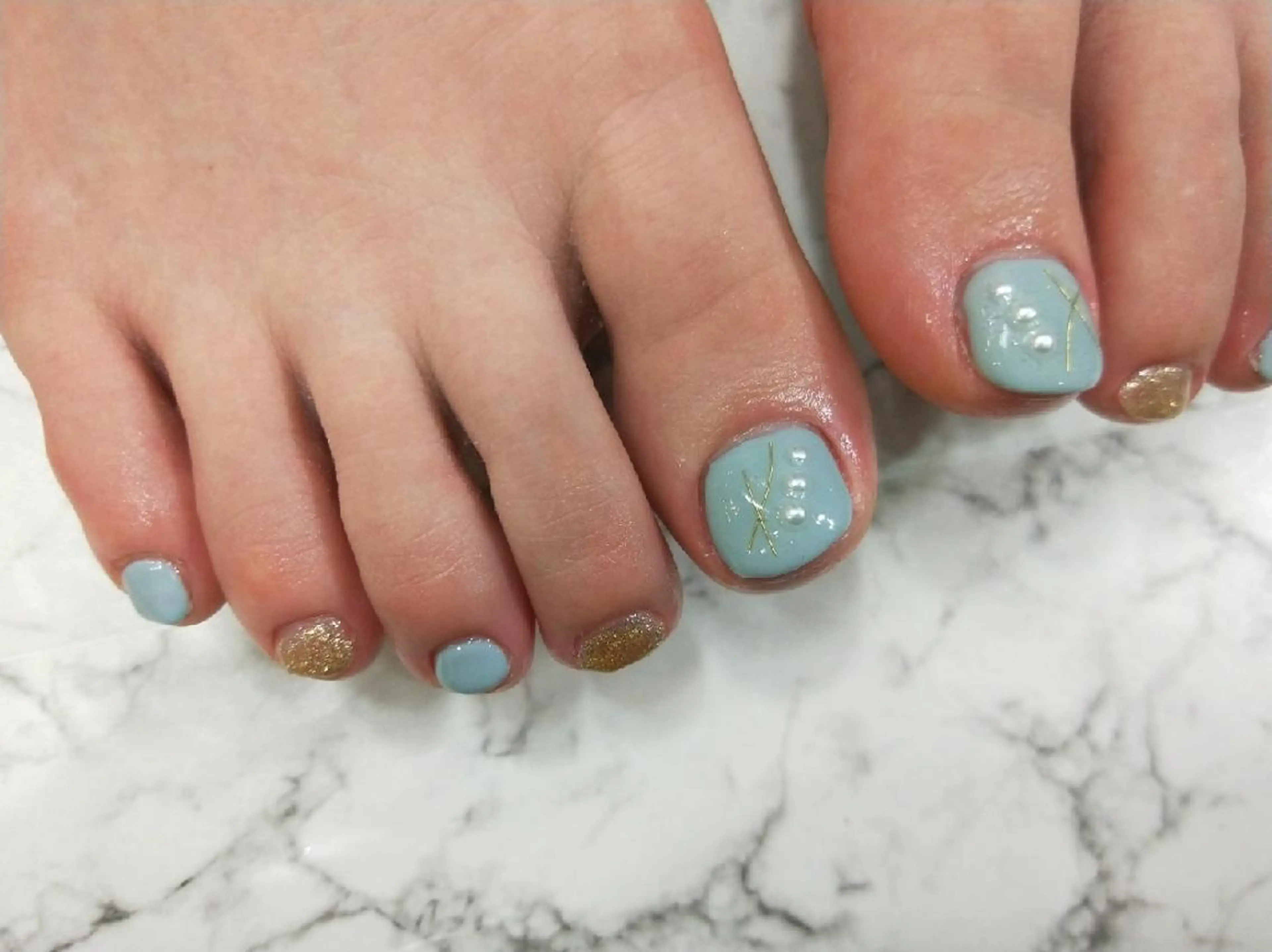 ネイル フットネイル R'well所属・はばすみれ🎀ﾈｲﾙ 光ﾌｪｲｼｬﾙ ﾍｱのネイルデザイン