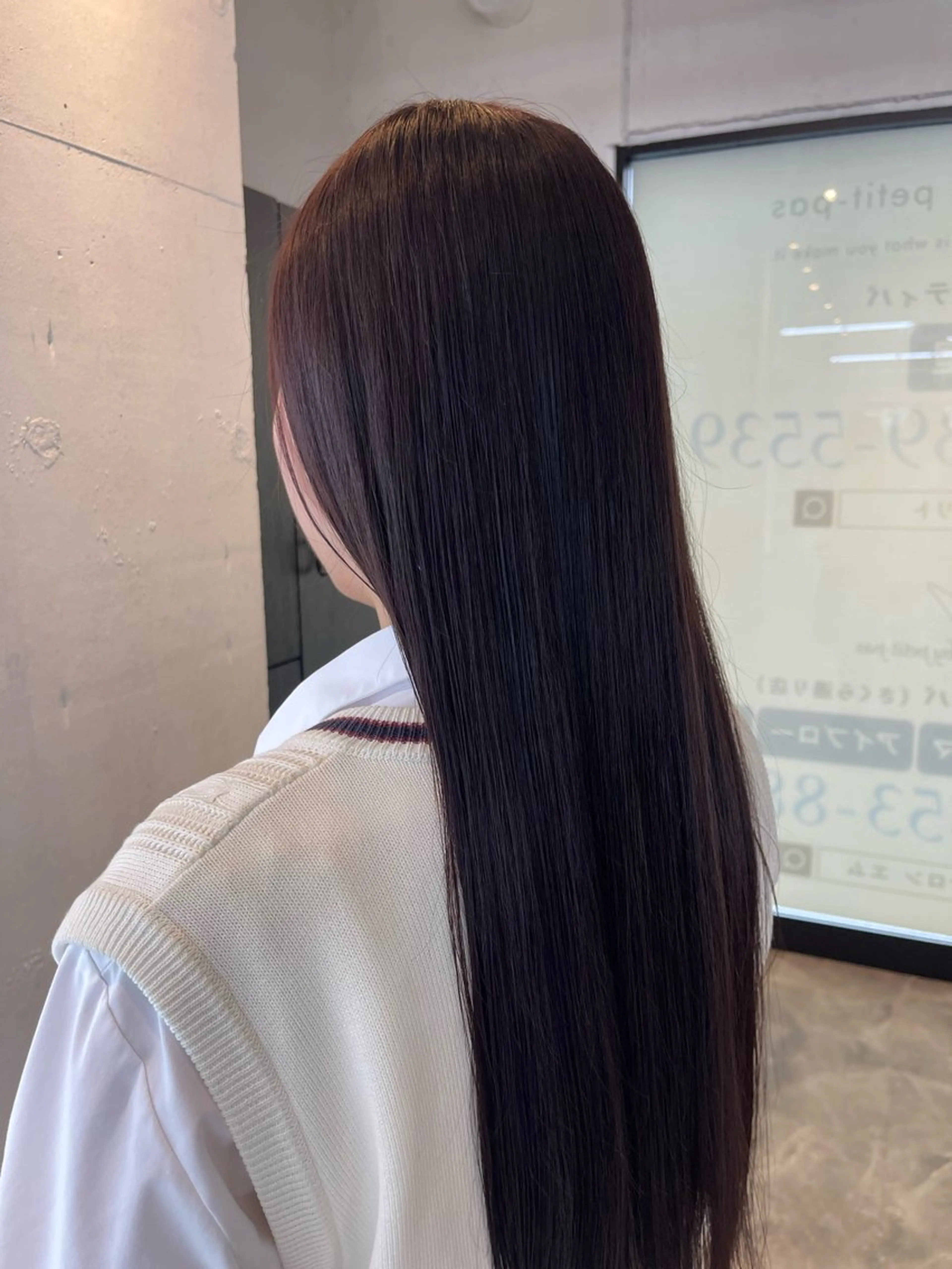 セミロング ヘアカラー 縮毛矯正🐼暖色 根本侑季のヘアスタイル