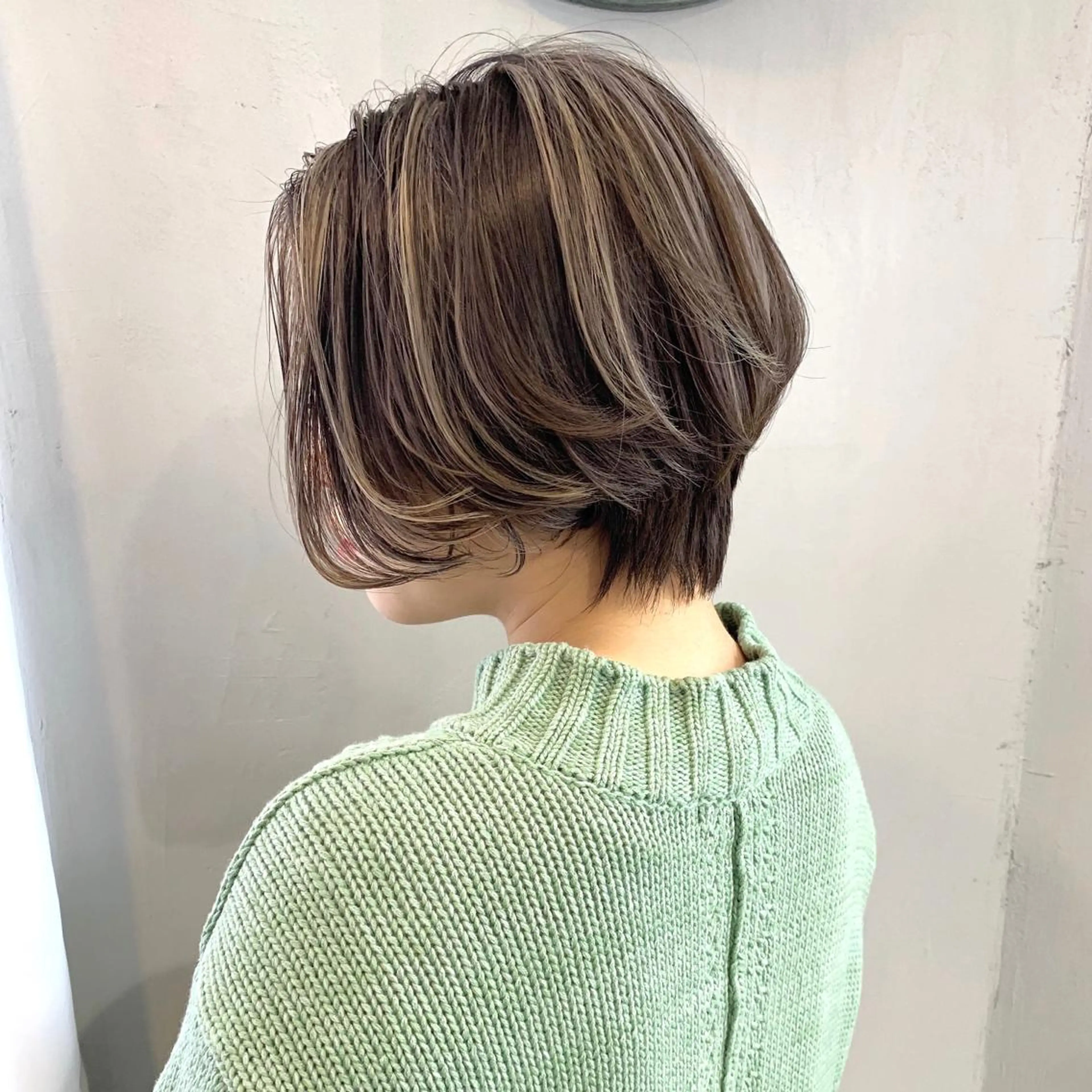ショート カラー ハイライトカラー ハイライト ヘアカラー トリートメント AMI Hair Supply所属・YUSUKE レイヤーカットカラーのヘアスタイル