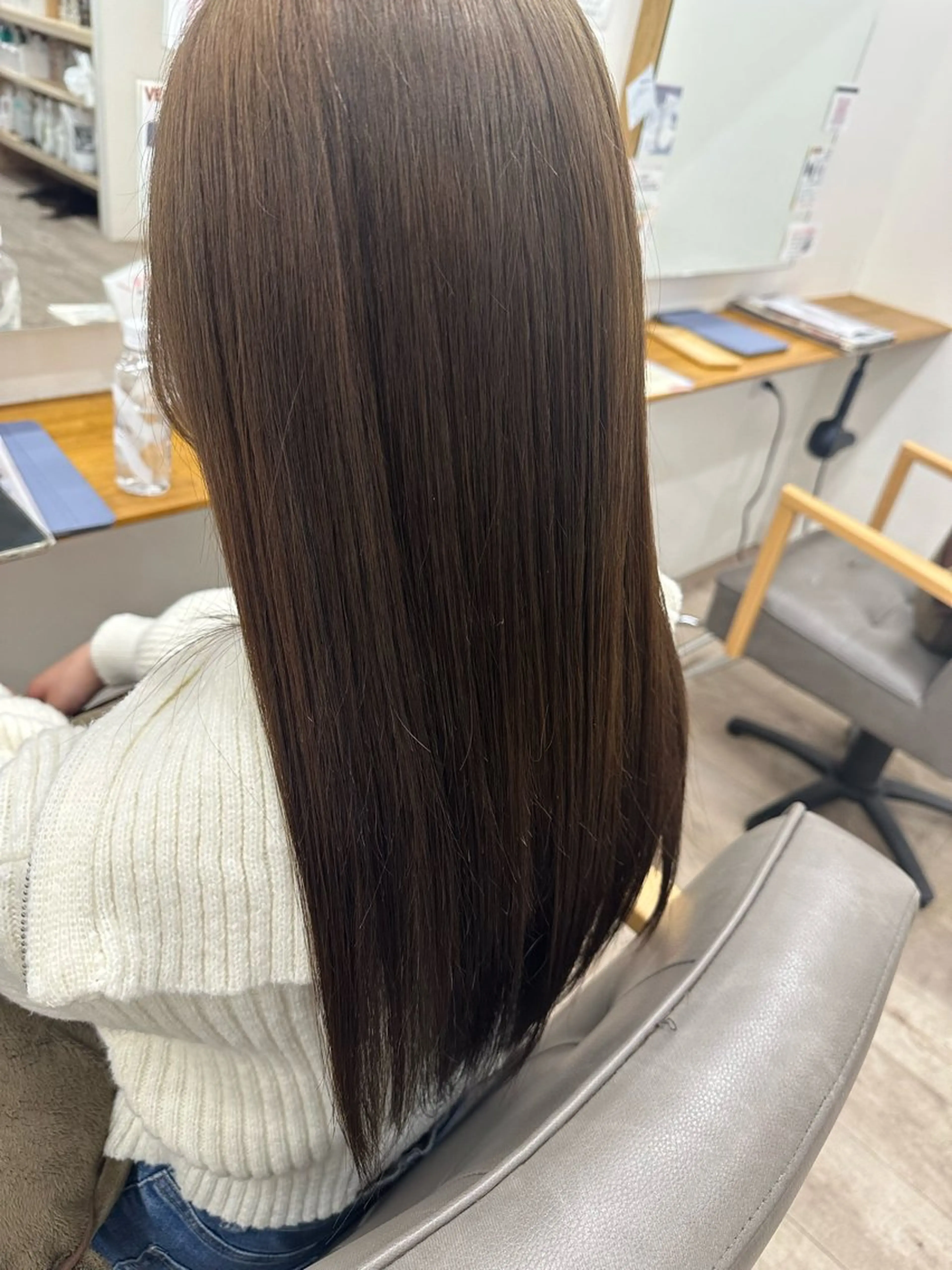 ロング カラー ブラウンカラー カット ヘアカラー トリートメント 都築 優菜のヘアスタイル