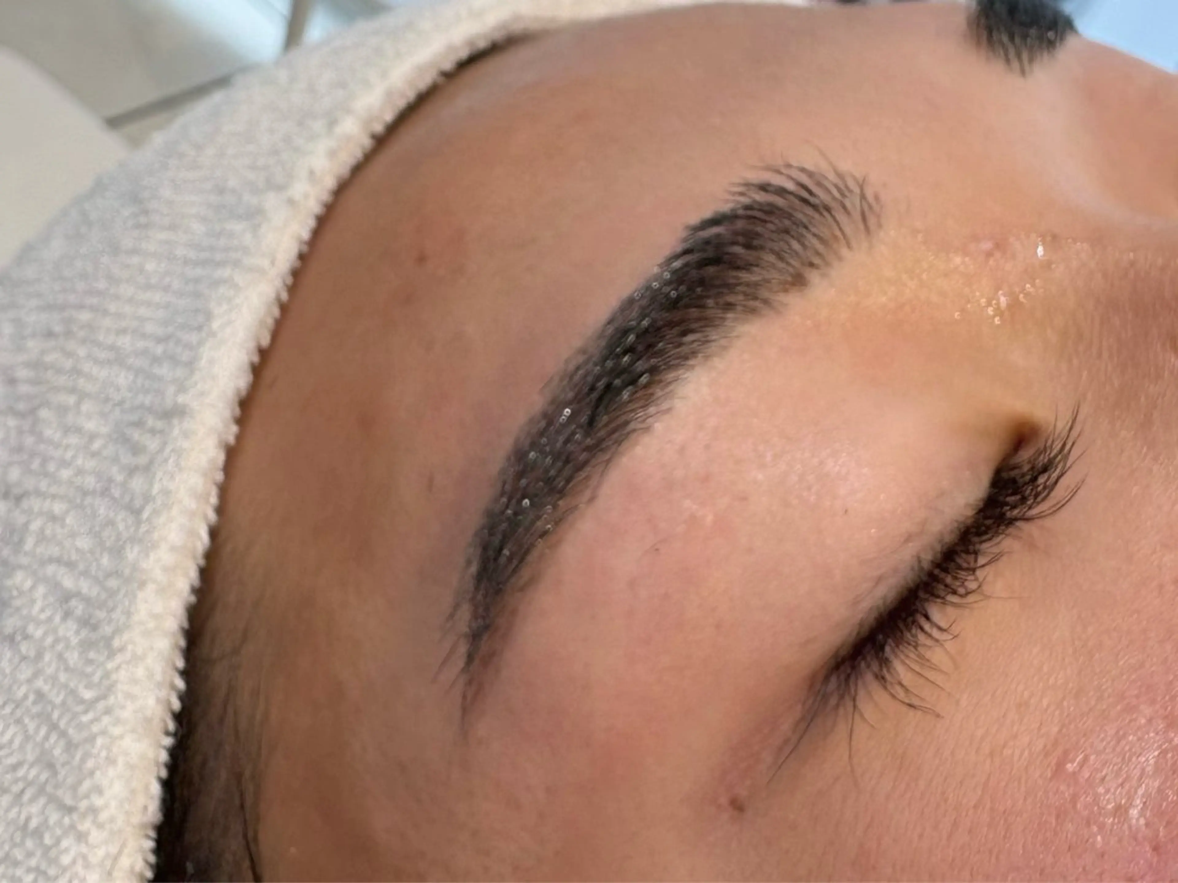 アイブロウ ワックス脱毛 小峰 利樹のマツエク・マツパデザイン