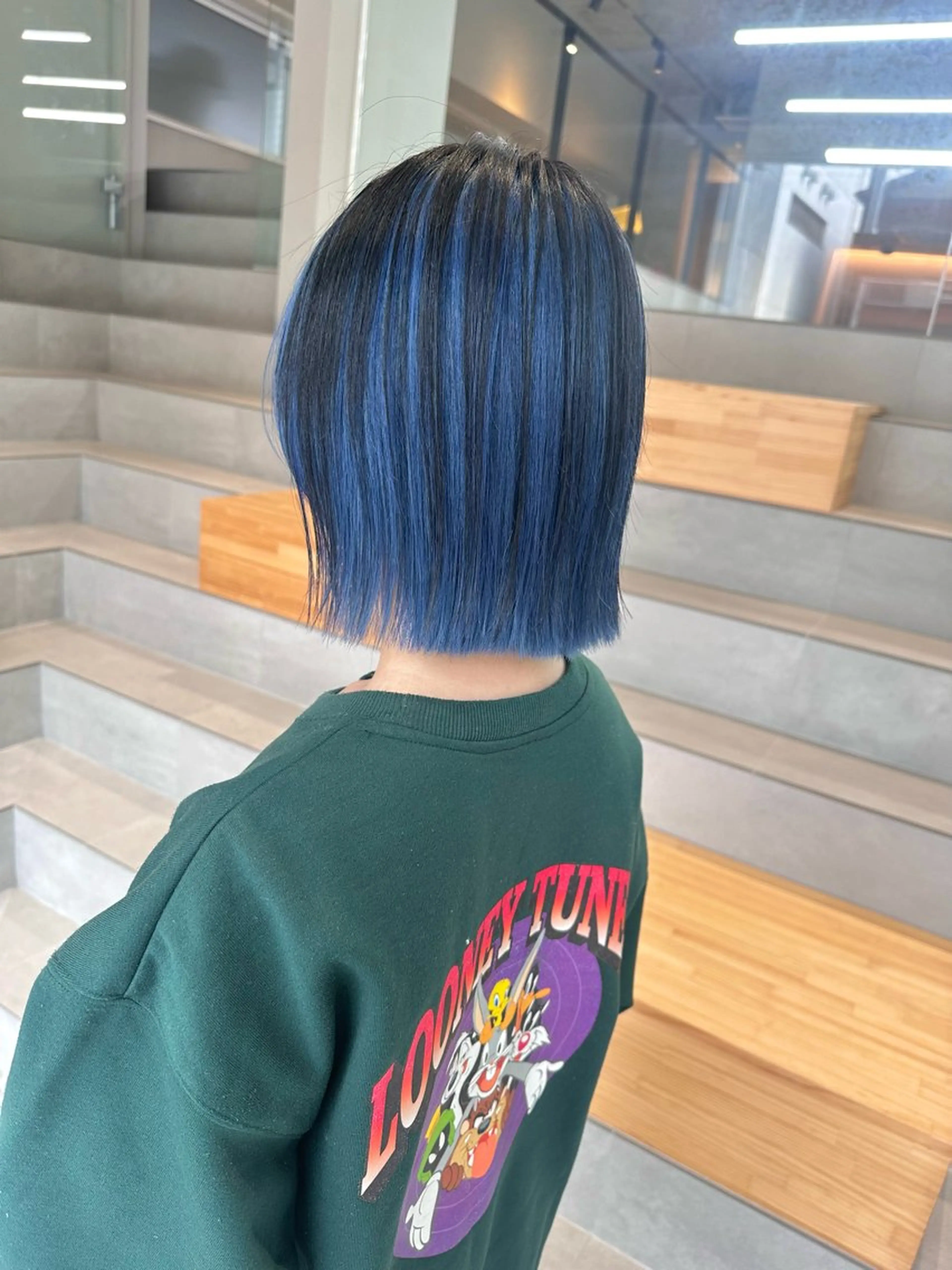 ショート カラー 黒髪 ブルーカラー カット ヘアカラー 染谷 遥花のヘアスタイル