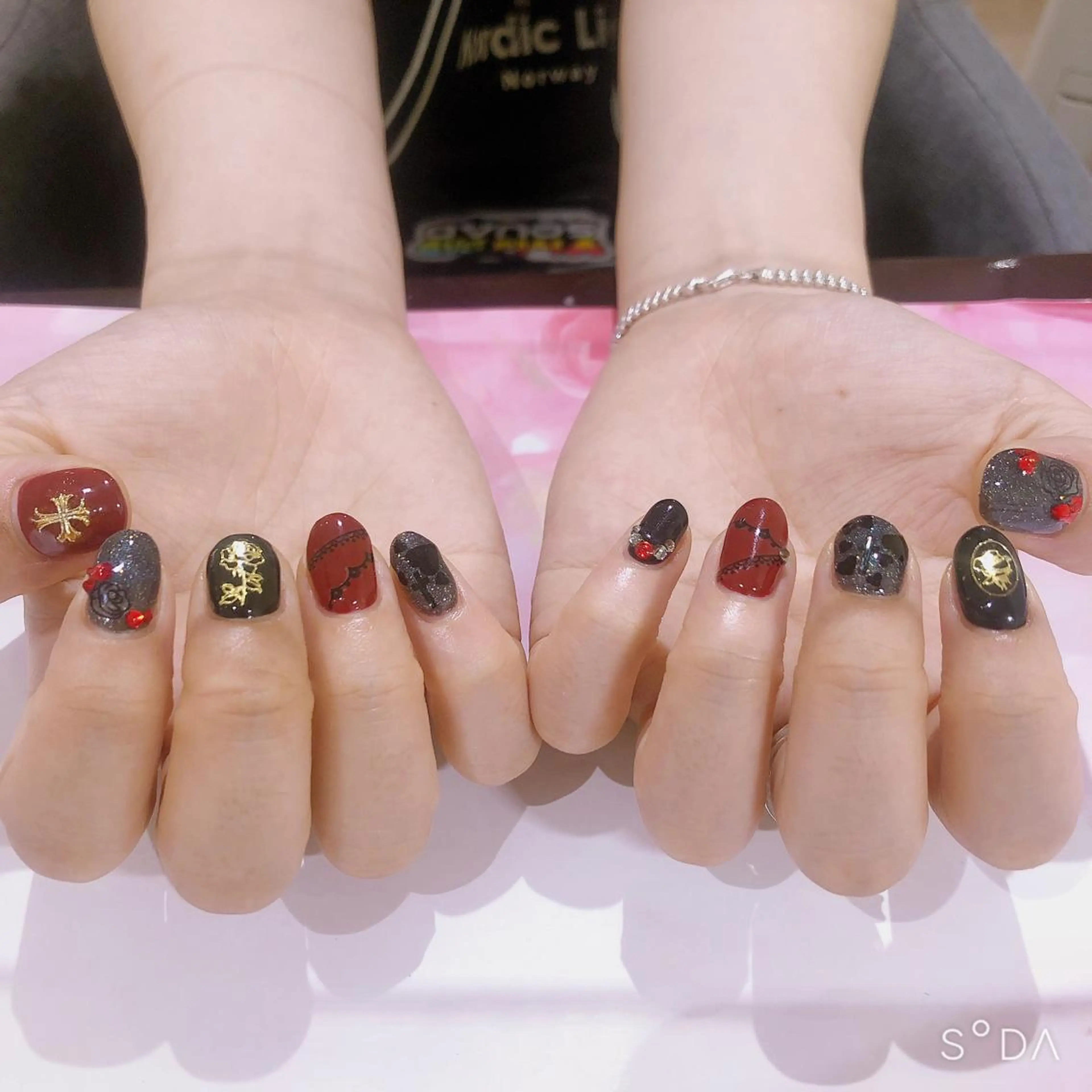 ネイル ハンドネイル 吉野✨ ネイルデザイナー✨のネイルデザイン