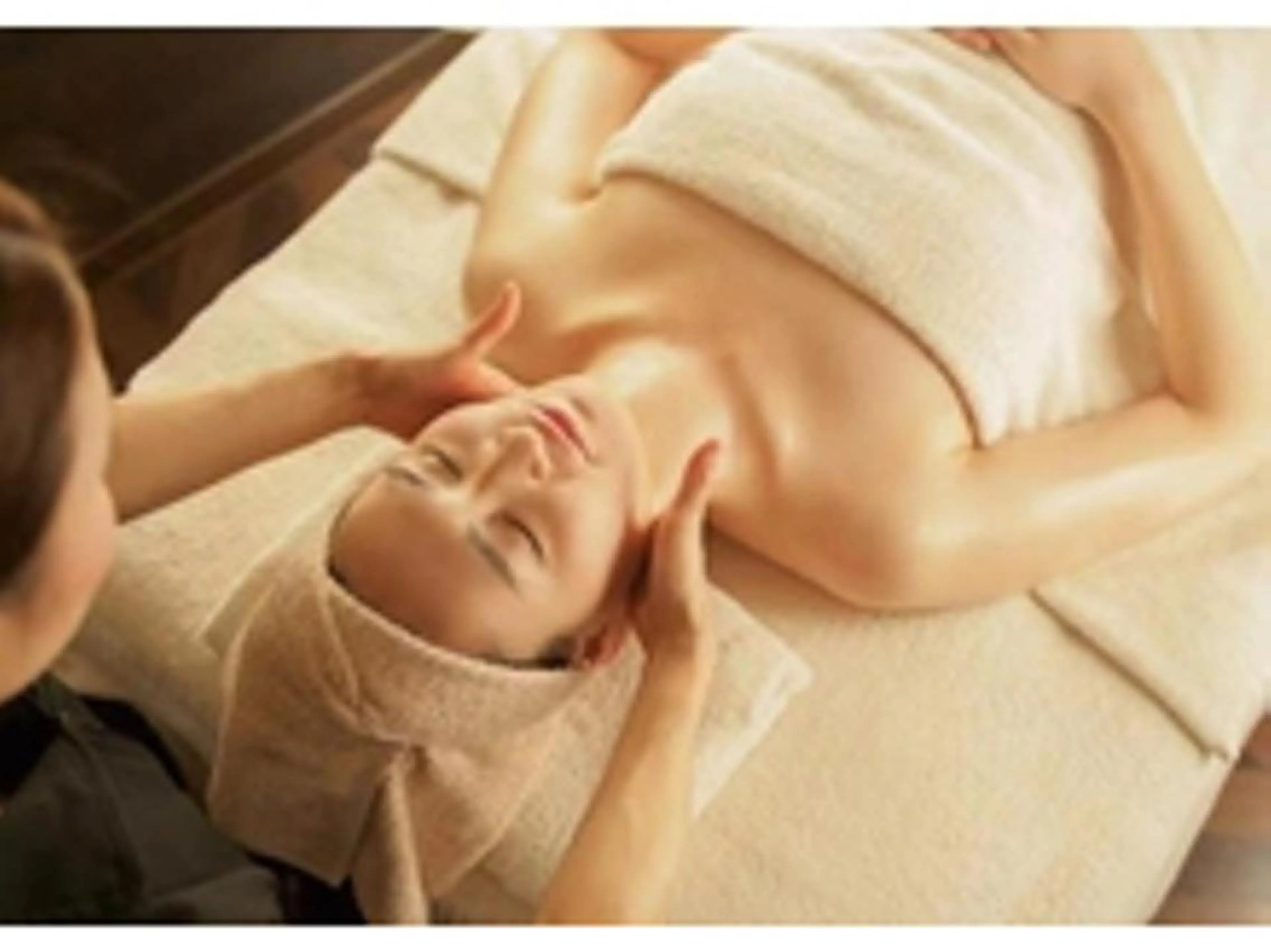 【美白&保湿ケア】小顔コルギ＋首肩デコルテ＋パック60分3580円の写真