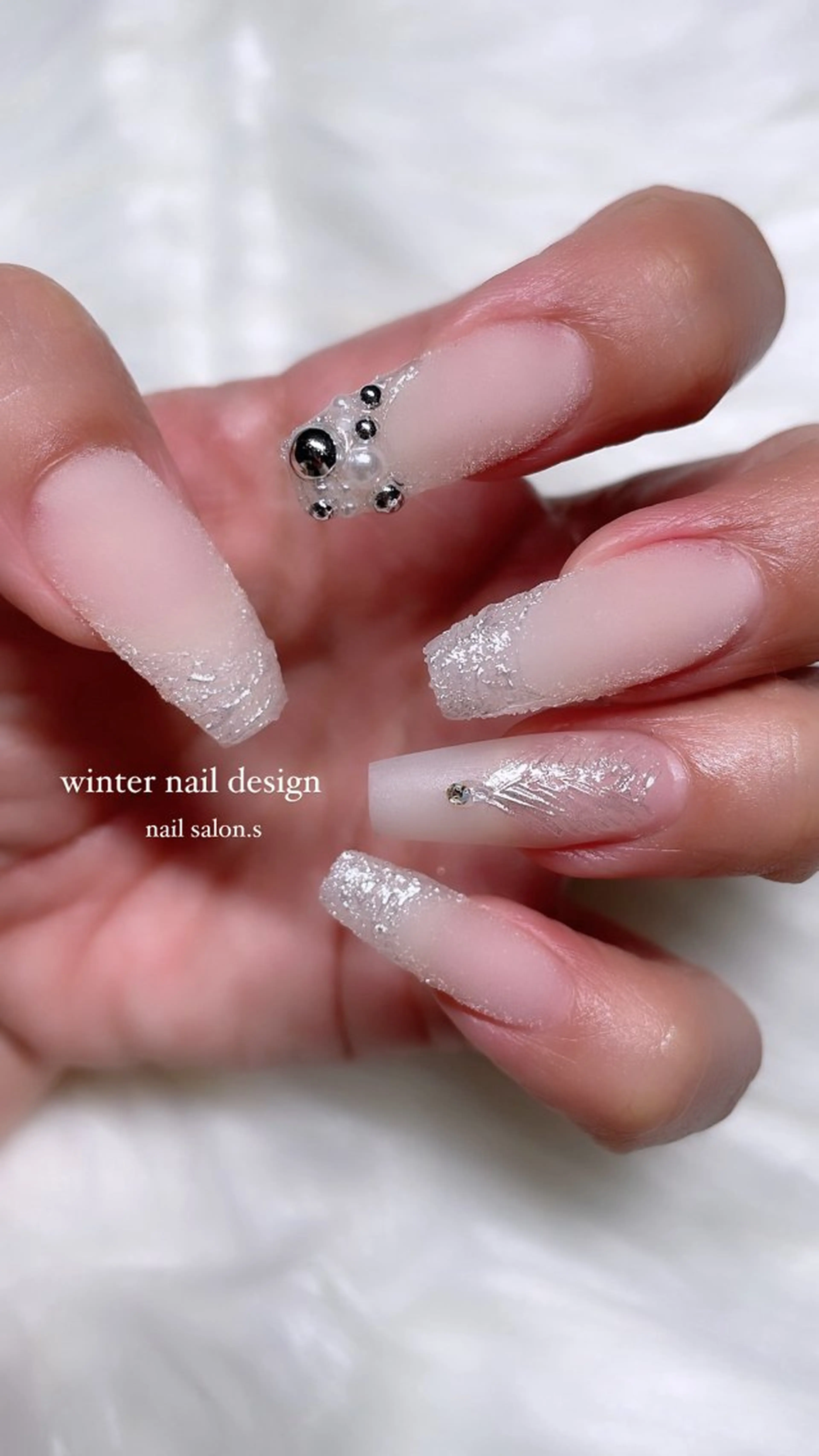 ネイル ジェルネイル スカルプネイル ホワイト 冬ネイル クリスマス 関山 志乃のネイルデザイン
