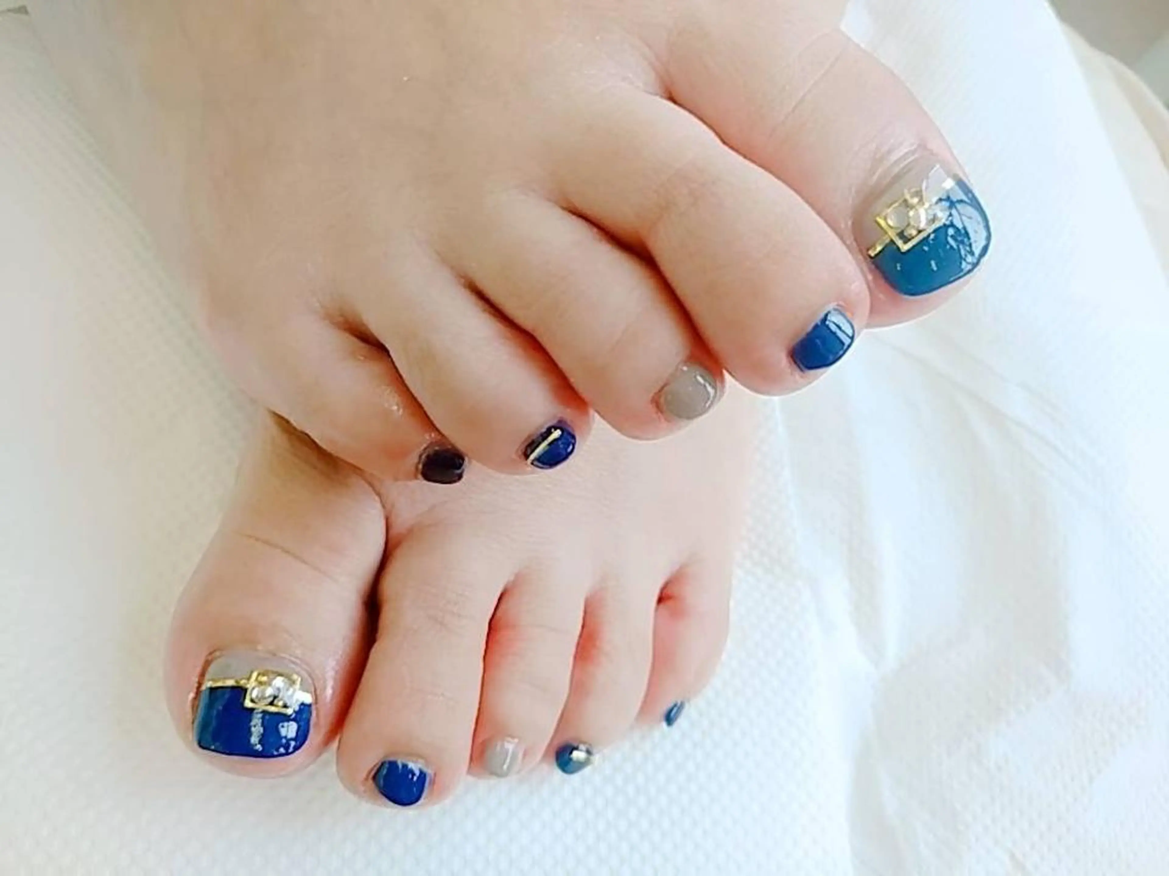 ネイル フットネイル ネイビー プライベートサロン RosyLily所属・プライベートサロン Rosy Lilyのネイルデザイン