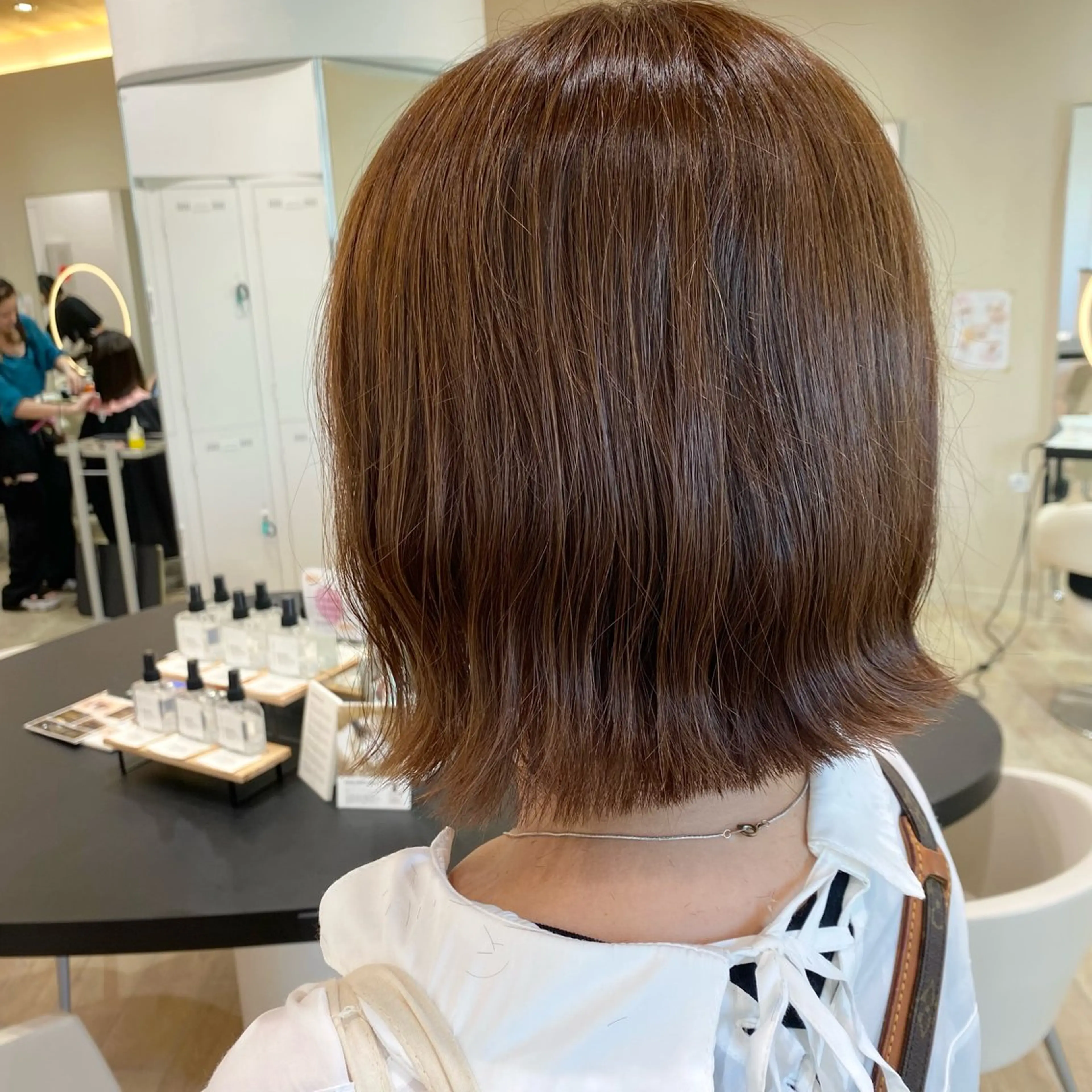 ミディアム カラー ブラウンカラー 垢抜け/レイヤー/ ハイトーン/アスナのヘアスタイル