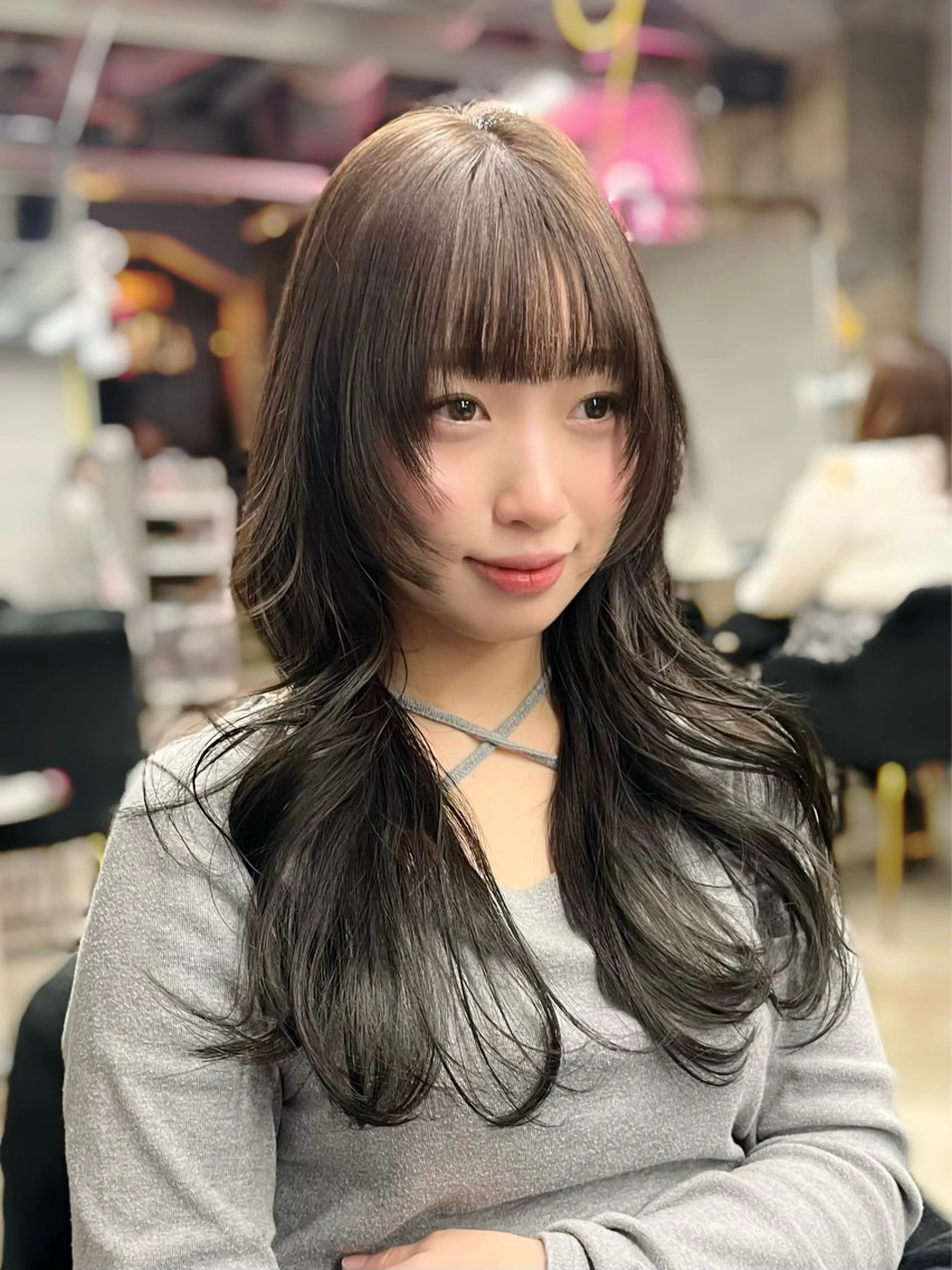 ロング くびれヘア 顔まわりレイヤー レイヤーカット カット ヘアカラー トリートメント col sapporo所属・あざと可愛い💓 盛れる顔まわり/uiのヘアスタイル