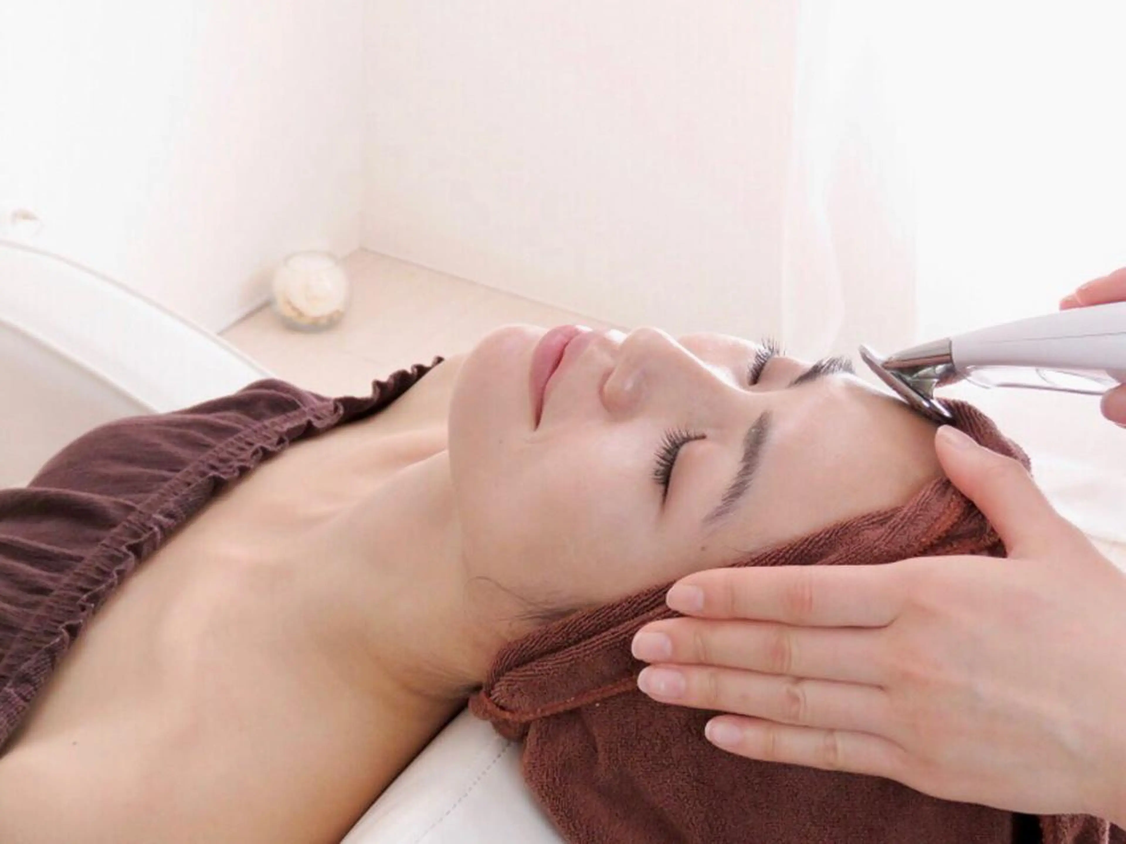 🌟人気No.1🌟90分セット【小顔リンパ】&【選べる悩み別フェイシャル】9900円→7900円の写真