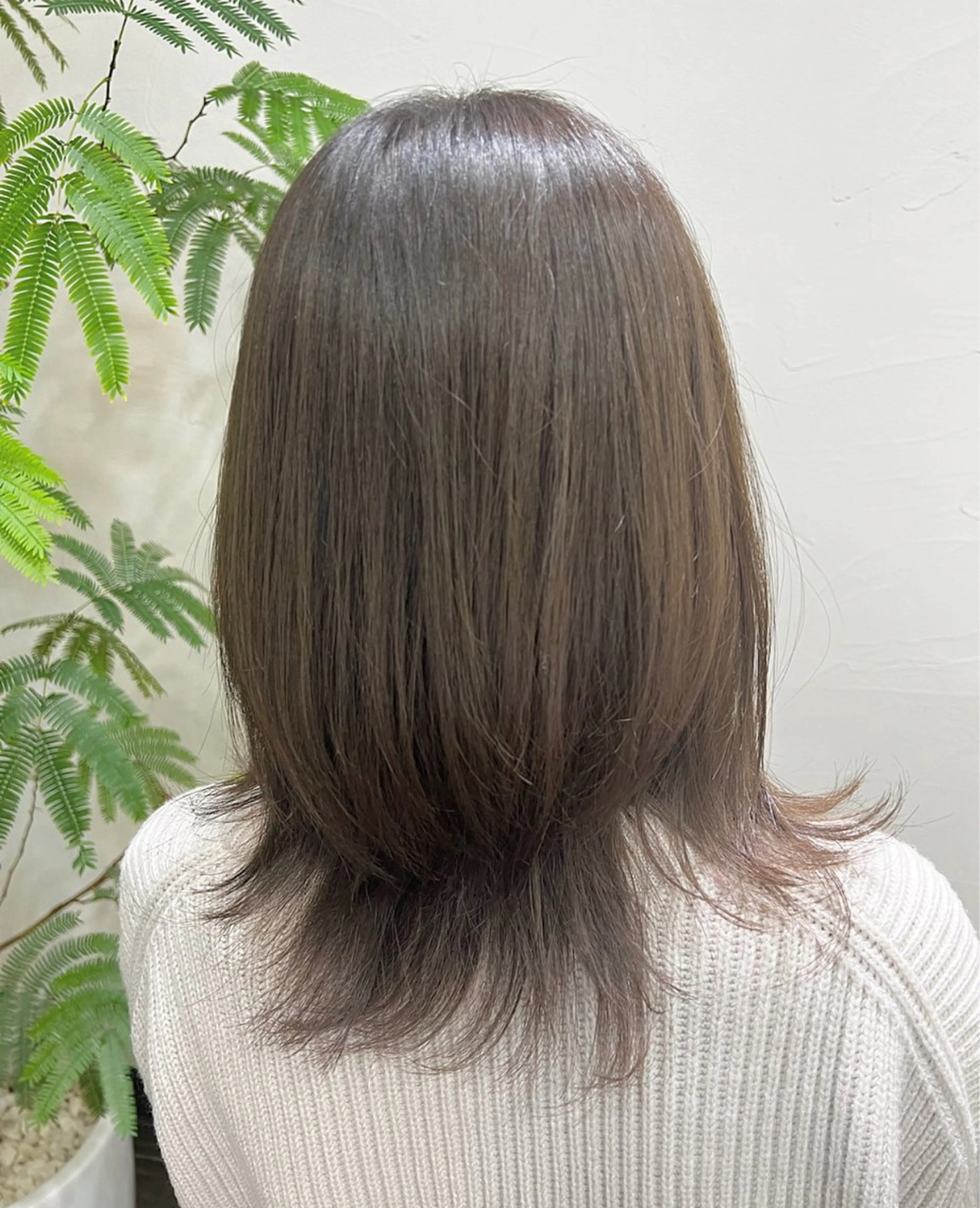 セミロング カラー ベージュカラー オリーブベージュ カット ヘアカラー Ang　山口 莉沙のヘアスタイル