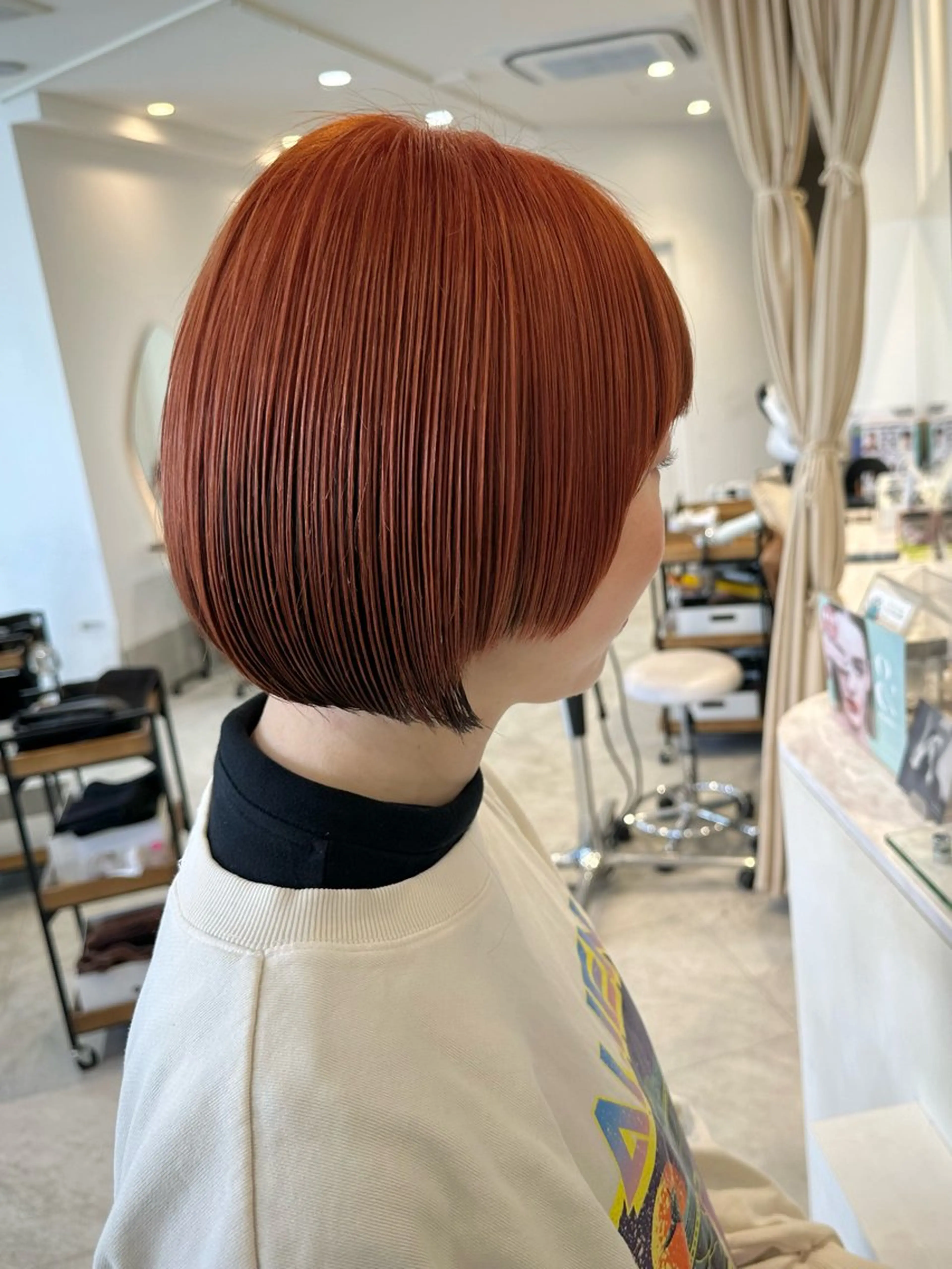 ミディアム カラー オレンジ ニシカワ ユズミのヘアスタイル